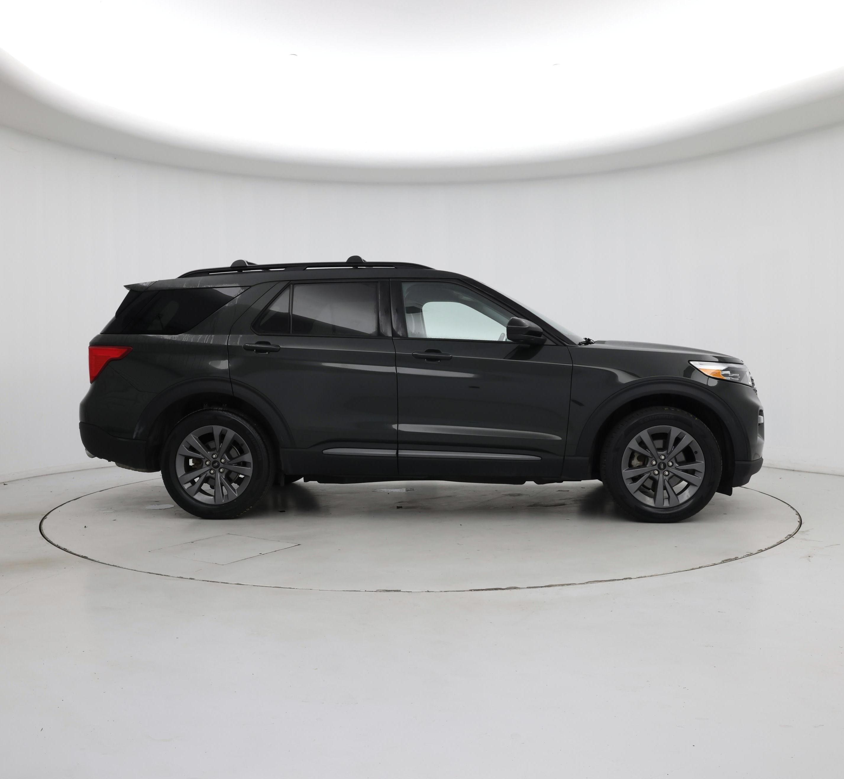 Thumbnail: 2022 Ford Explorer - 7