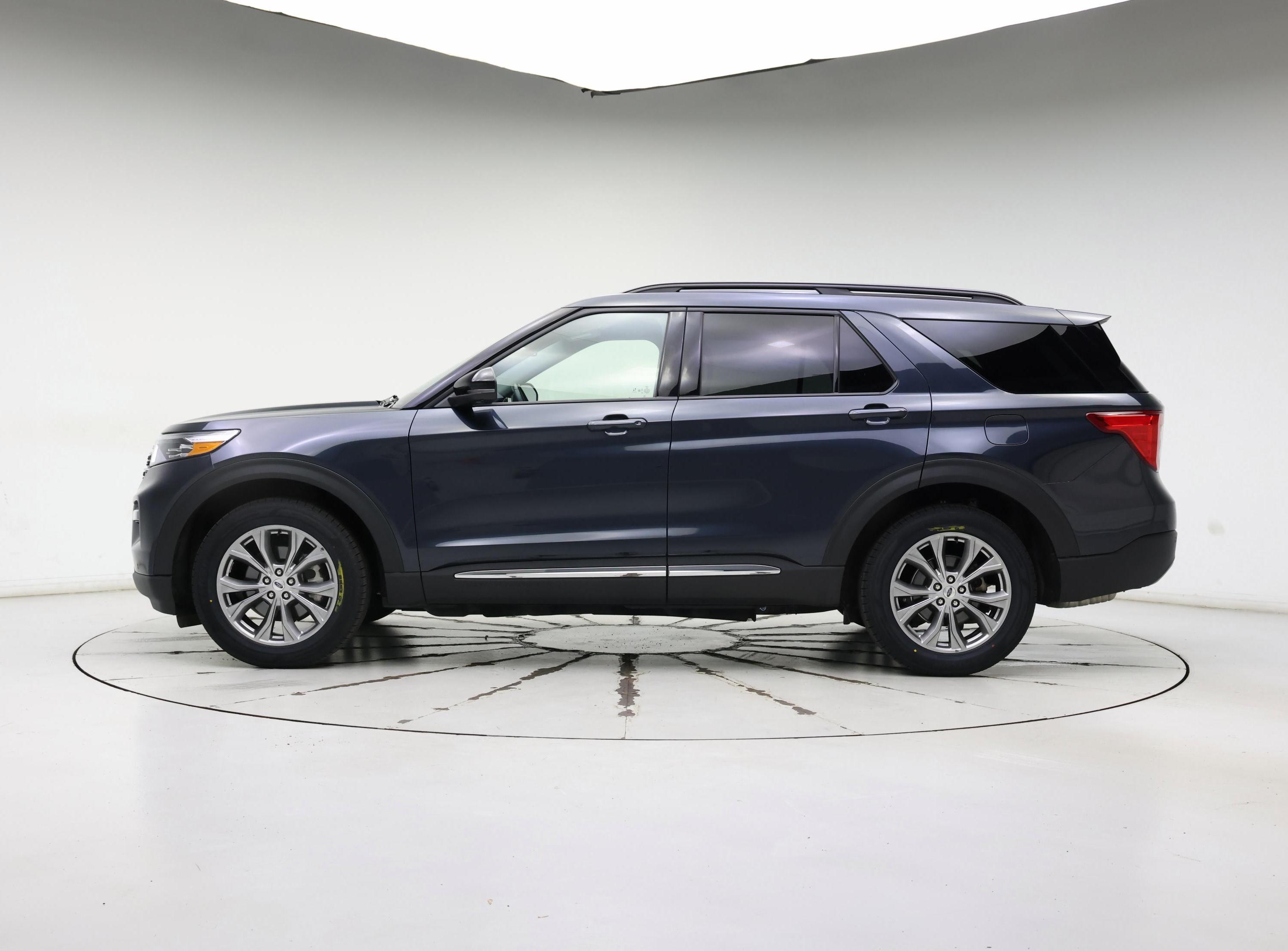 Thumbnail: 2022 Ford Explorer - 3