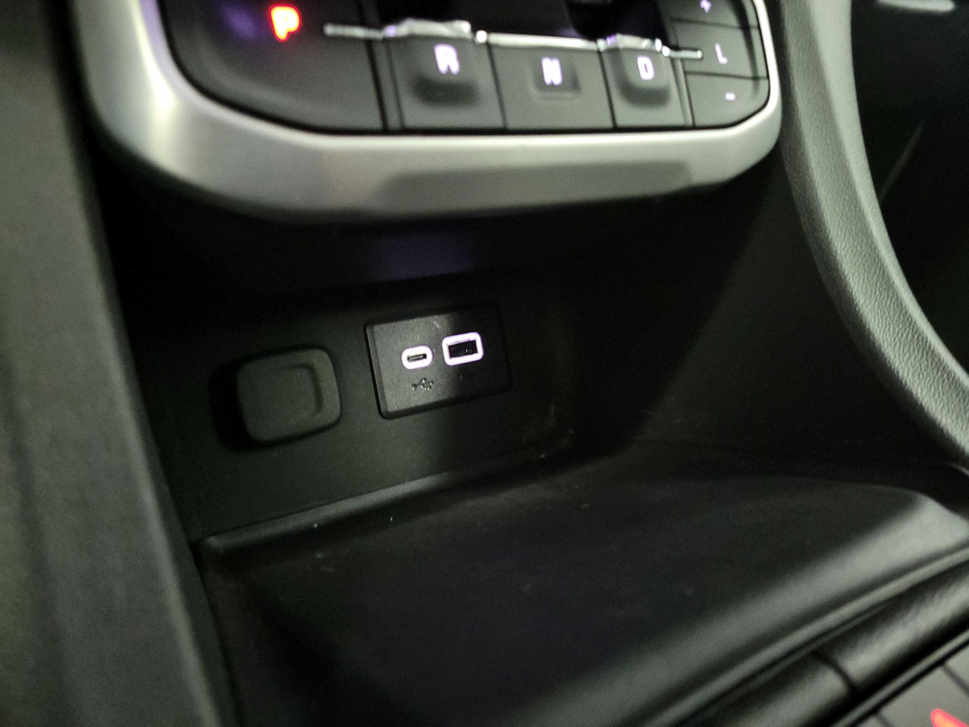 Thumbnail: 2023 GMC Acadia - 18