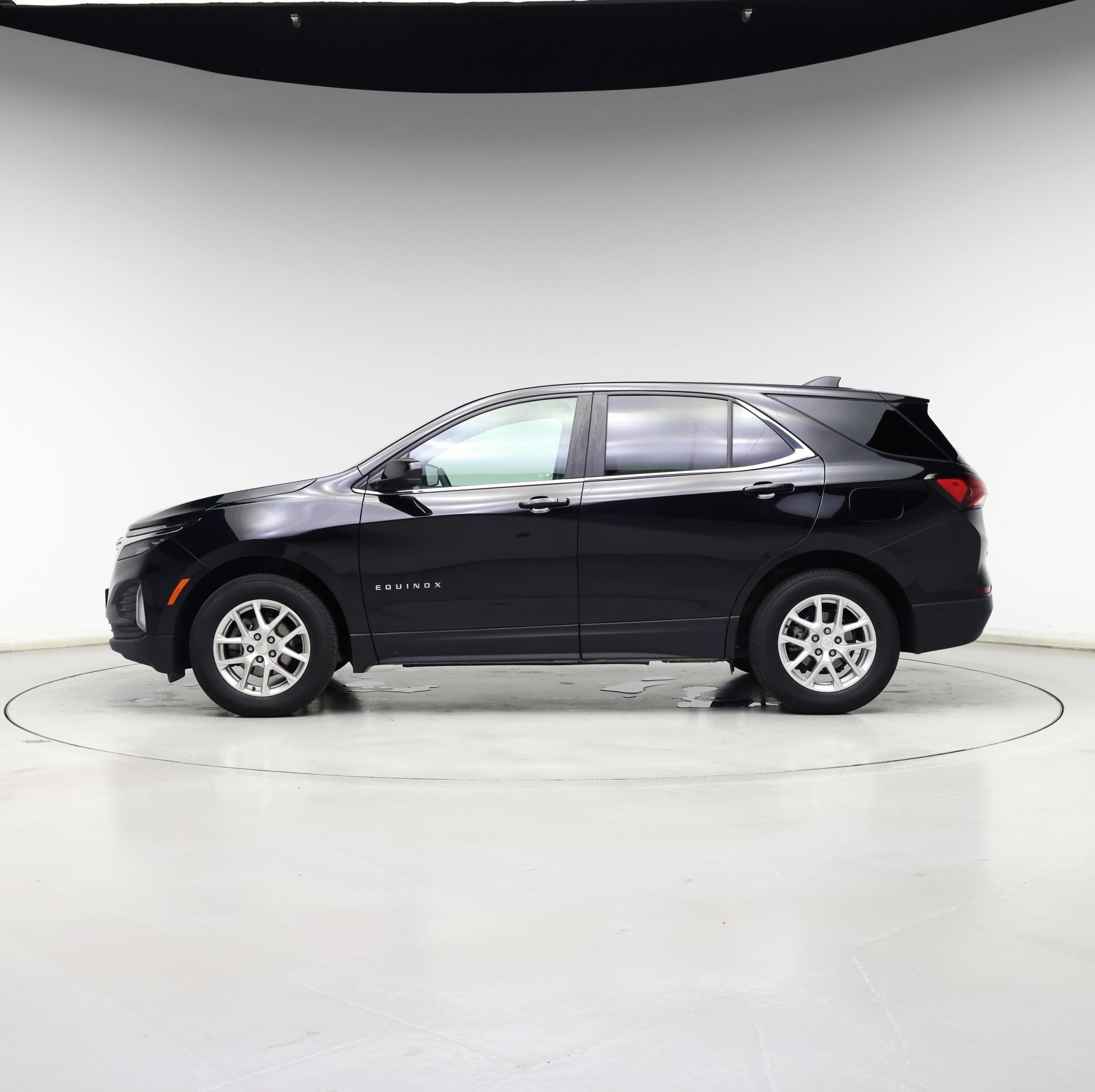 Thumbnail: 2023 Chevrolet Equinox - 3