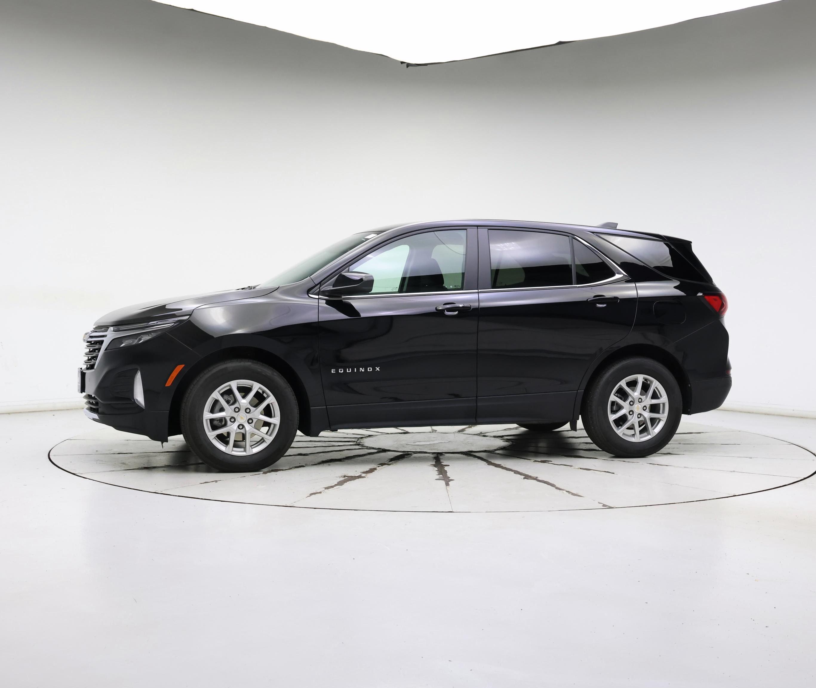 Thumbnail: 2022 Chevrolet Equinox - 4