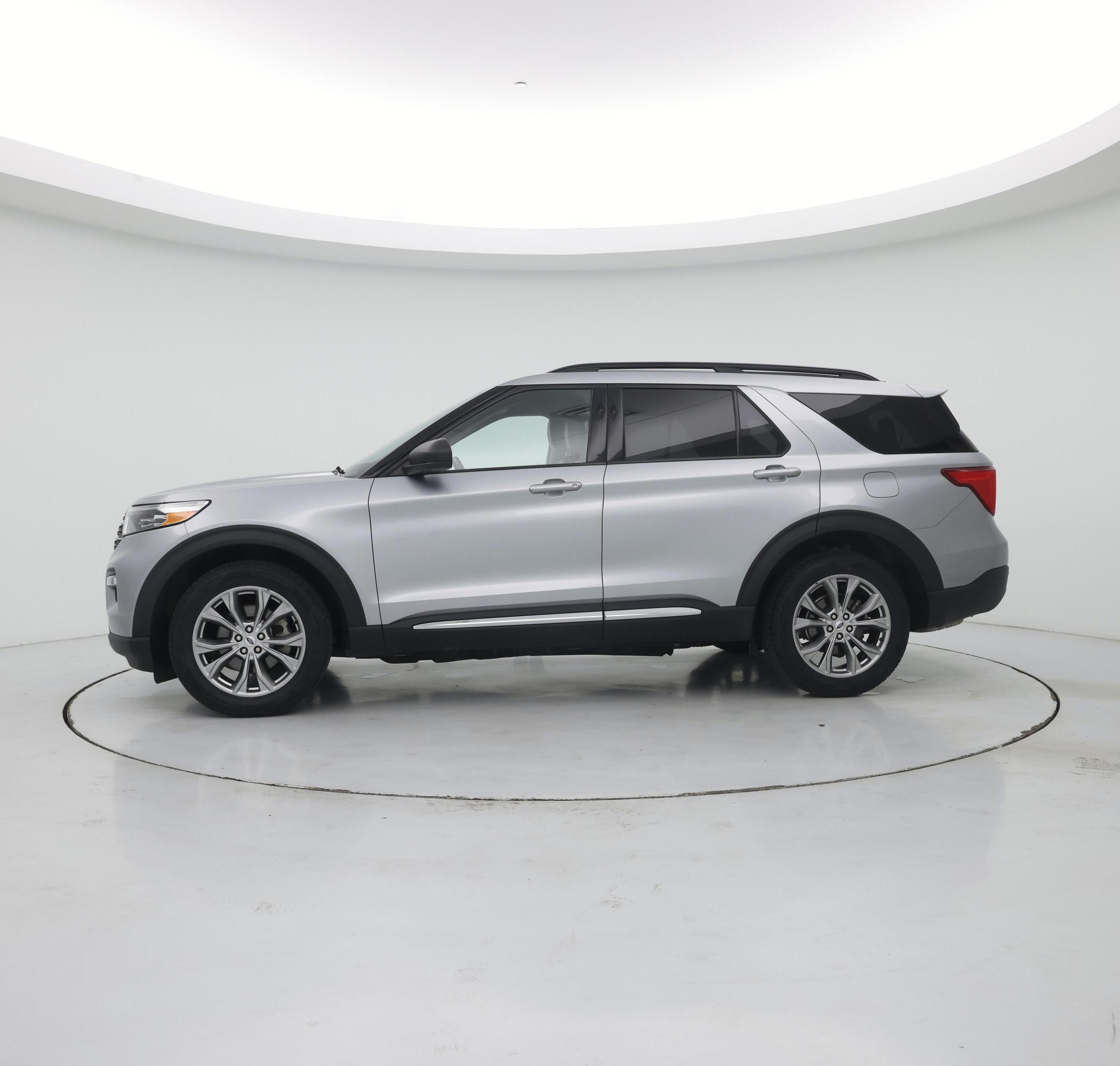 Thumbnail: 2022 Ford Explorer - 3