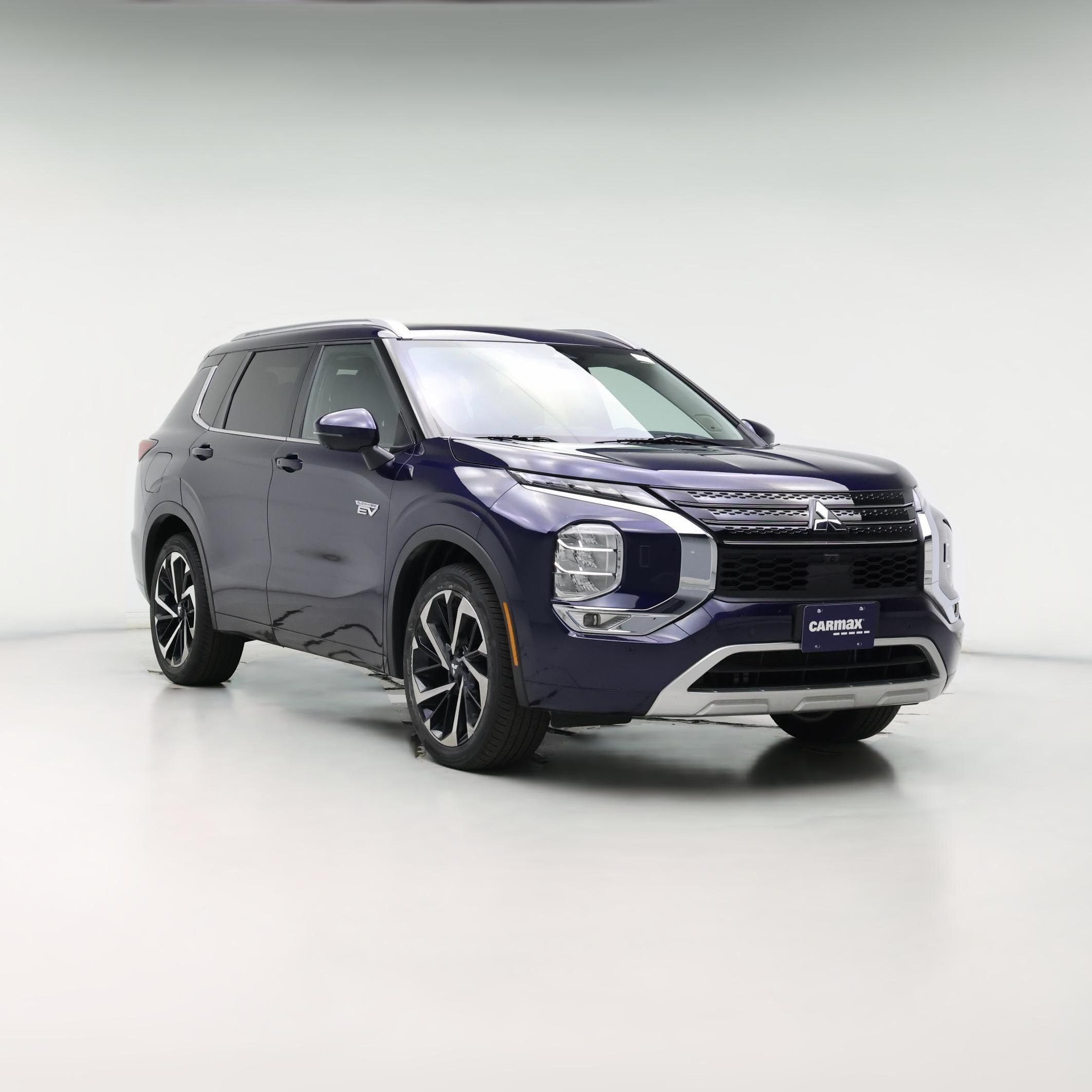 Thumbnail: 2023 Mitsubishi Outlander - 1