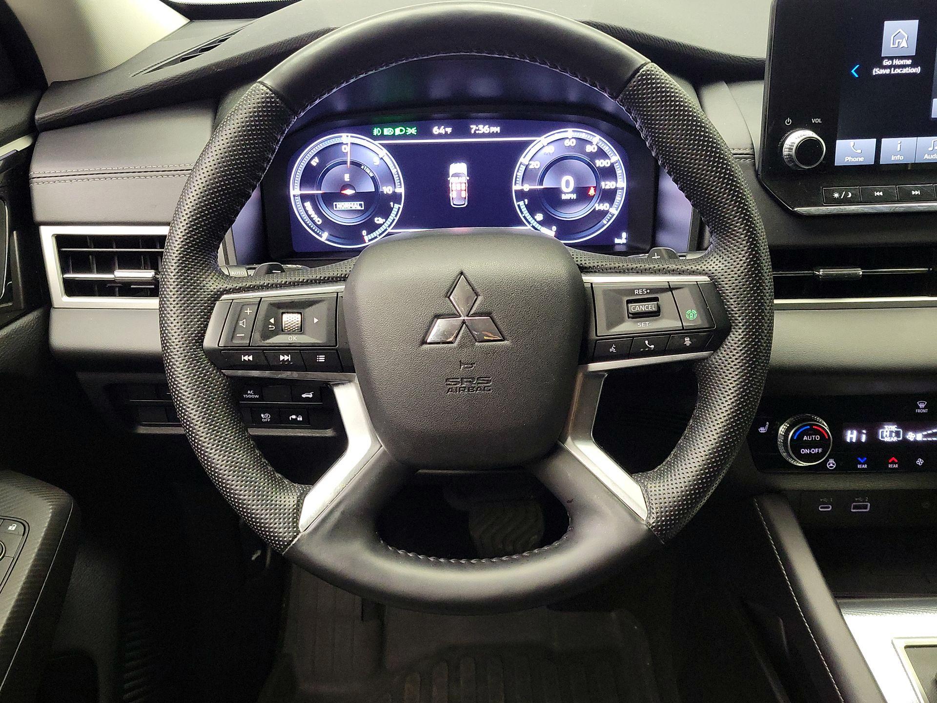 Thumbnail: 2023 Mitsubishi Outlander - 10