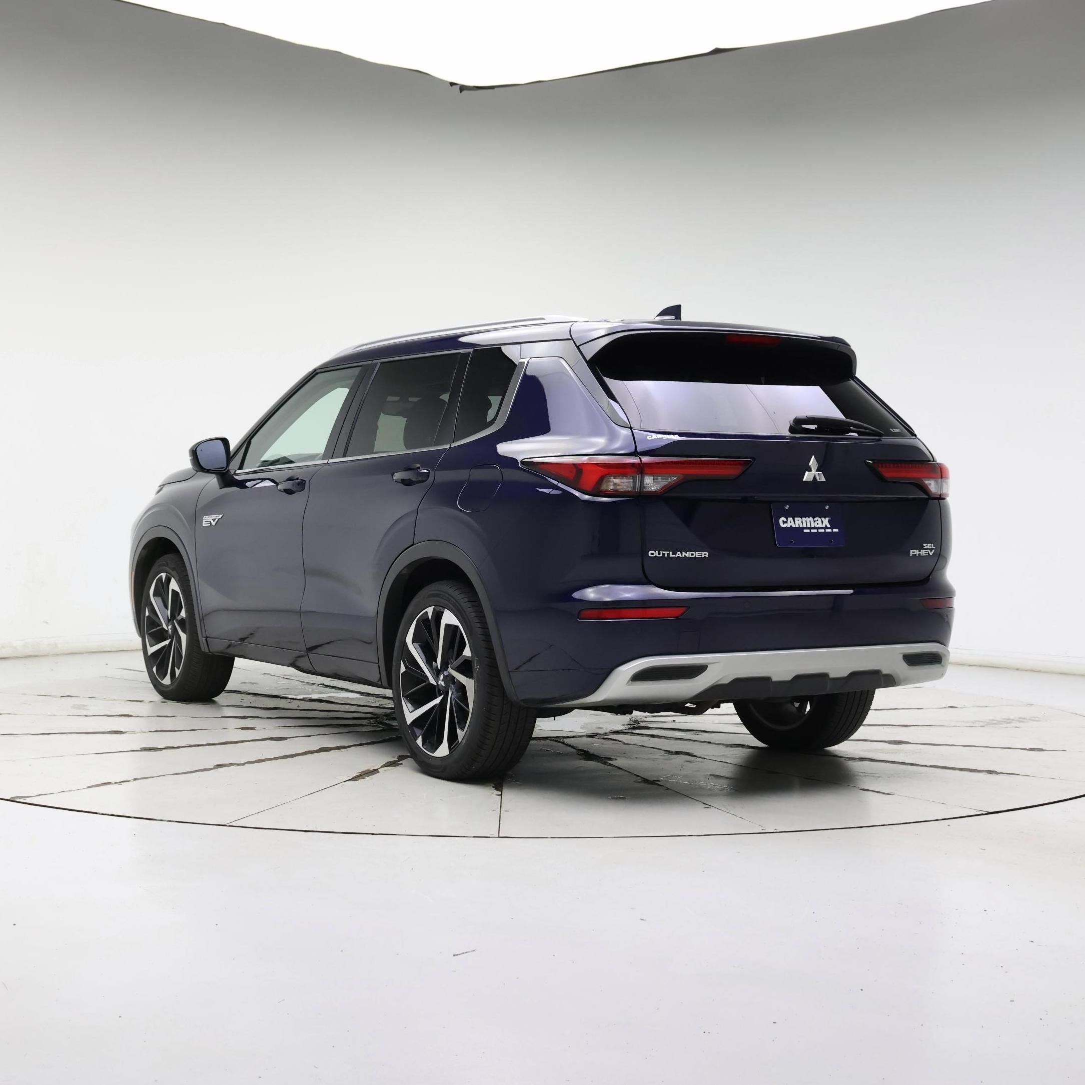 Thumbnail: 2023 Mitsubishi Outlander - 2
