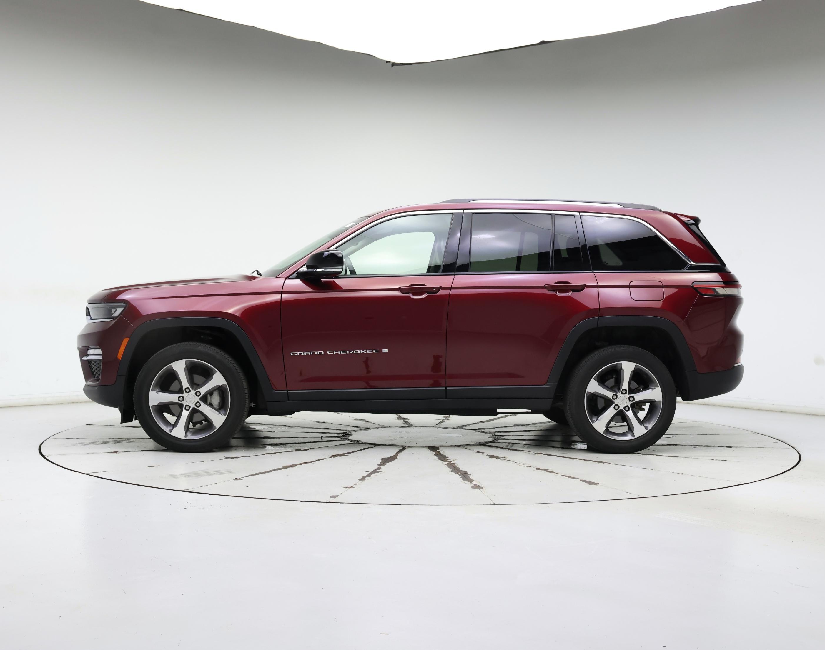 Thumbnail: 2023 Jeep Grand Cherokee - 3