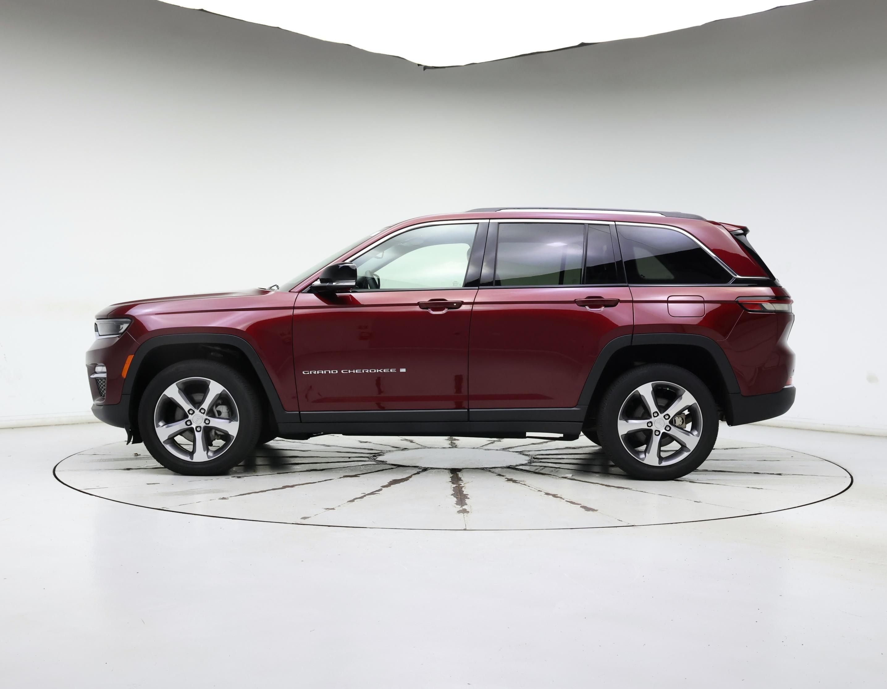 Thumbnail: 2023 Jeep Grand Cherokee - 3