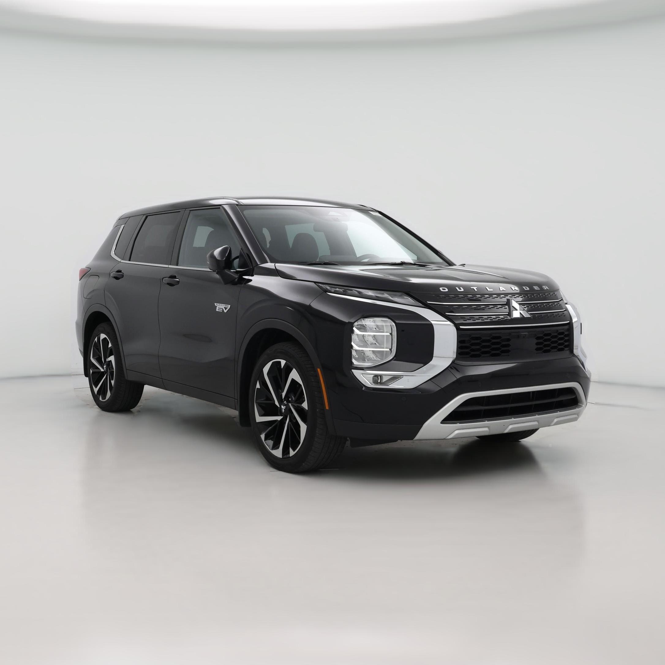 Thumbnail: 2023 Mitsubishi Outlander - 1