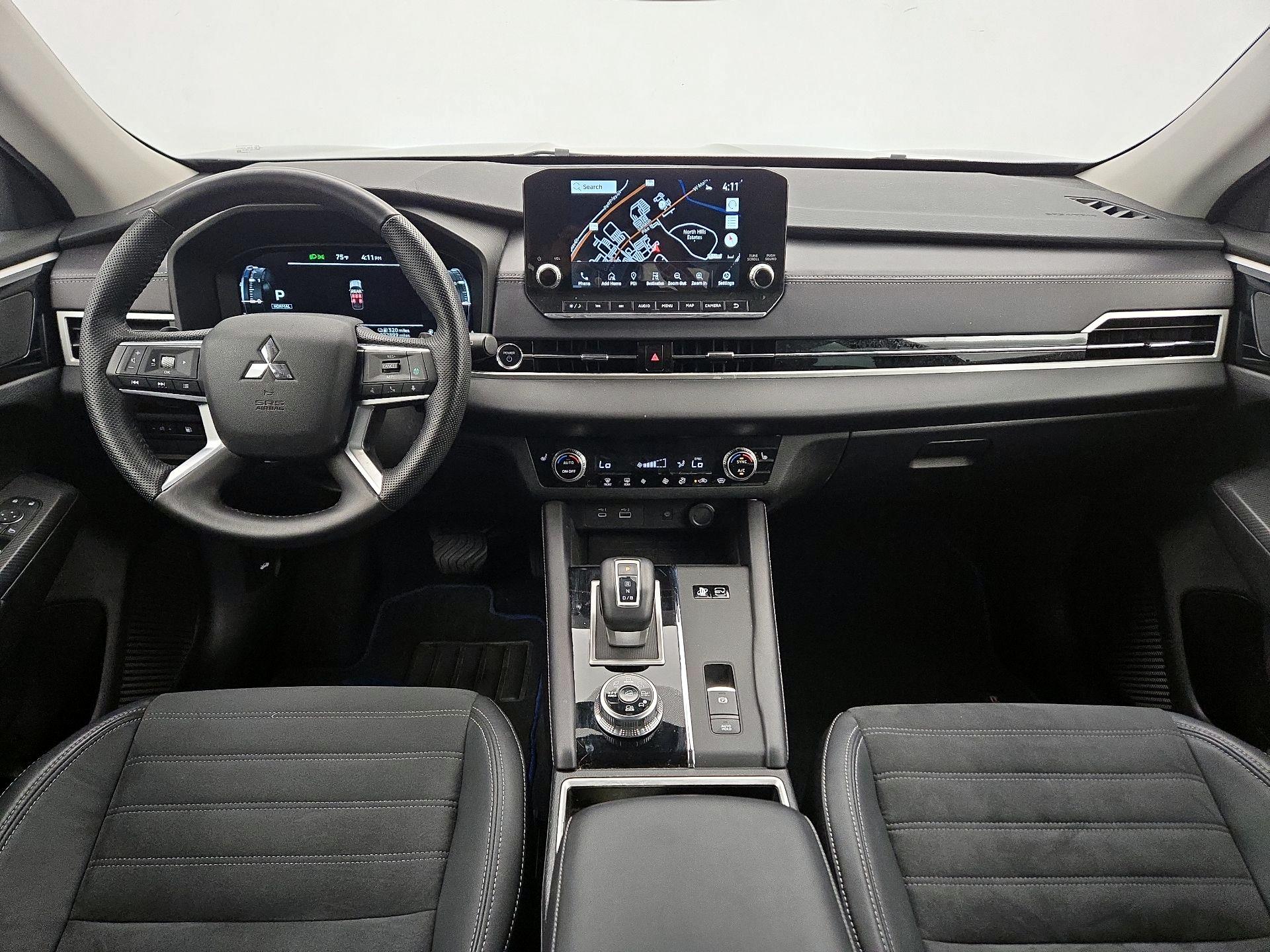 Thumbnail: 2023 Mitsubishi Outlander - 9