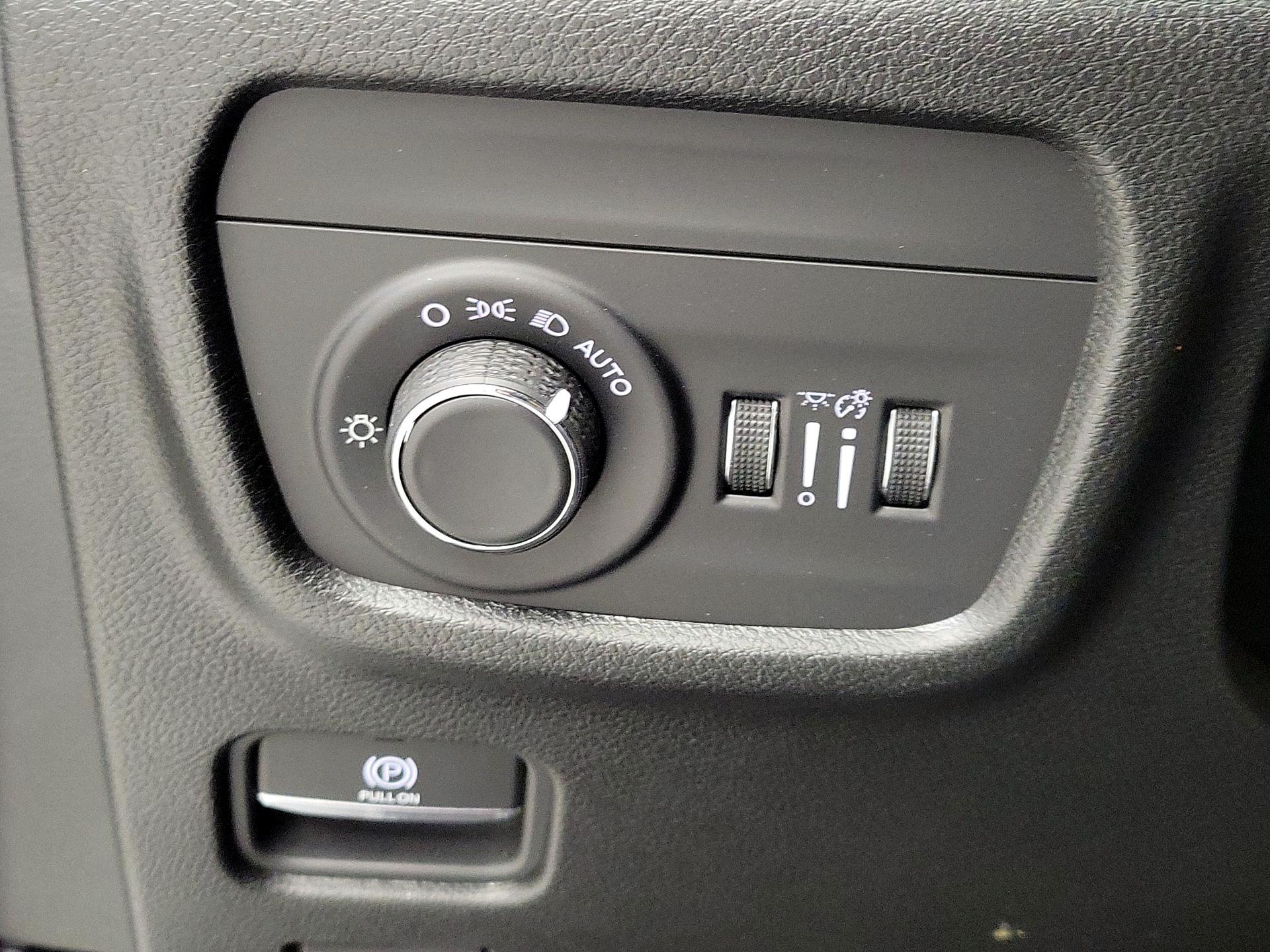 Thumbnail: 2023 Jeep Grand Cherokee - 13