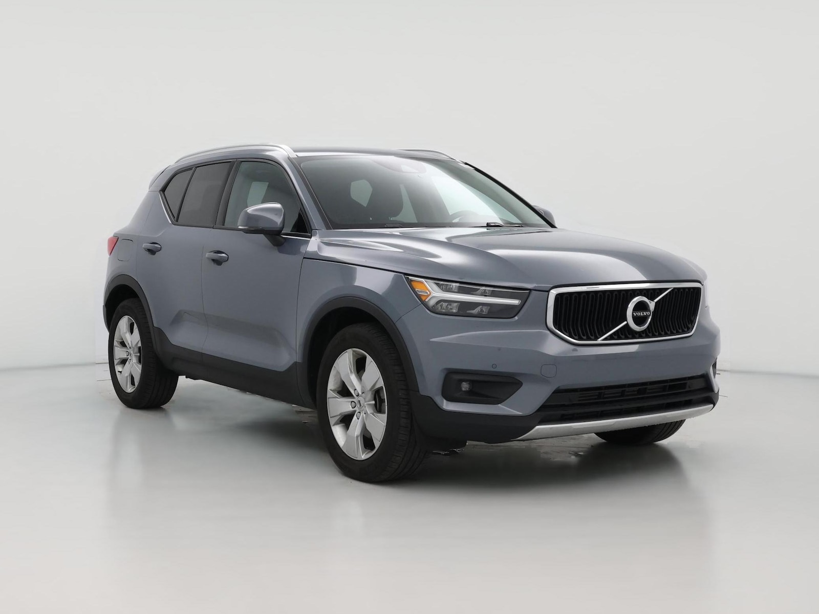 2022 Volvo XC40 Momentum
