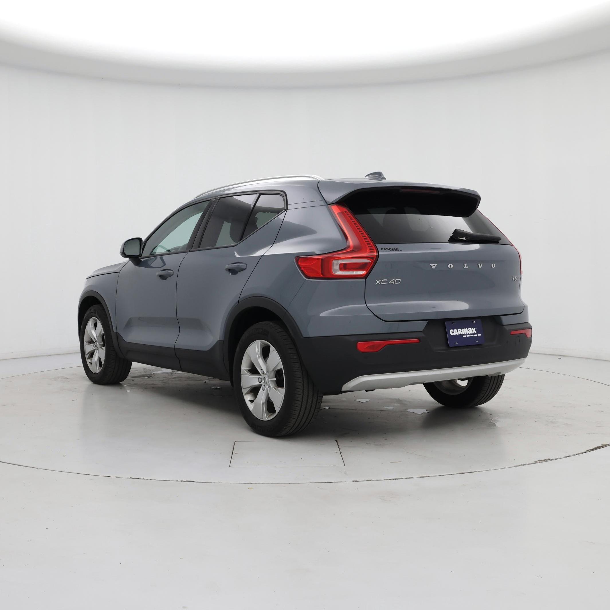 Thumbnail: 2022 Volvo XC40 - 2