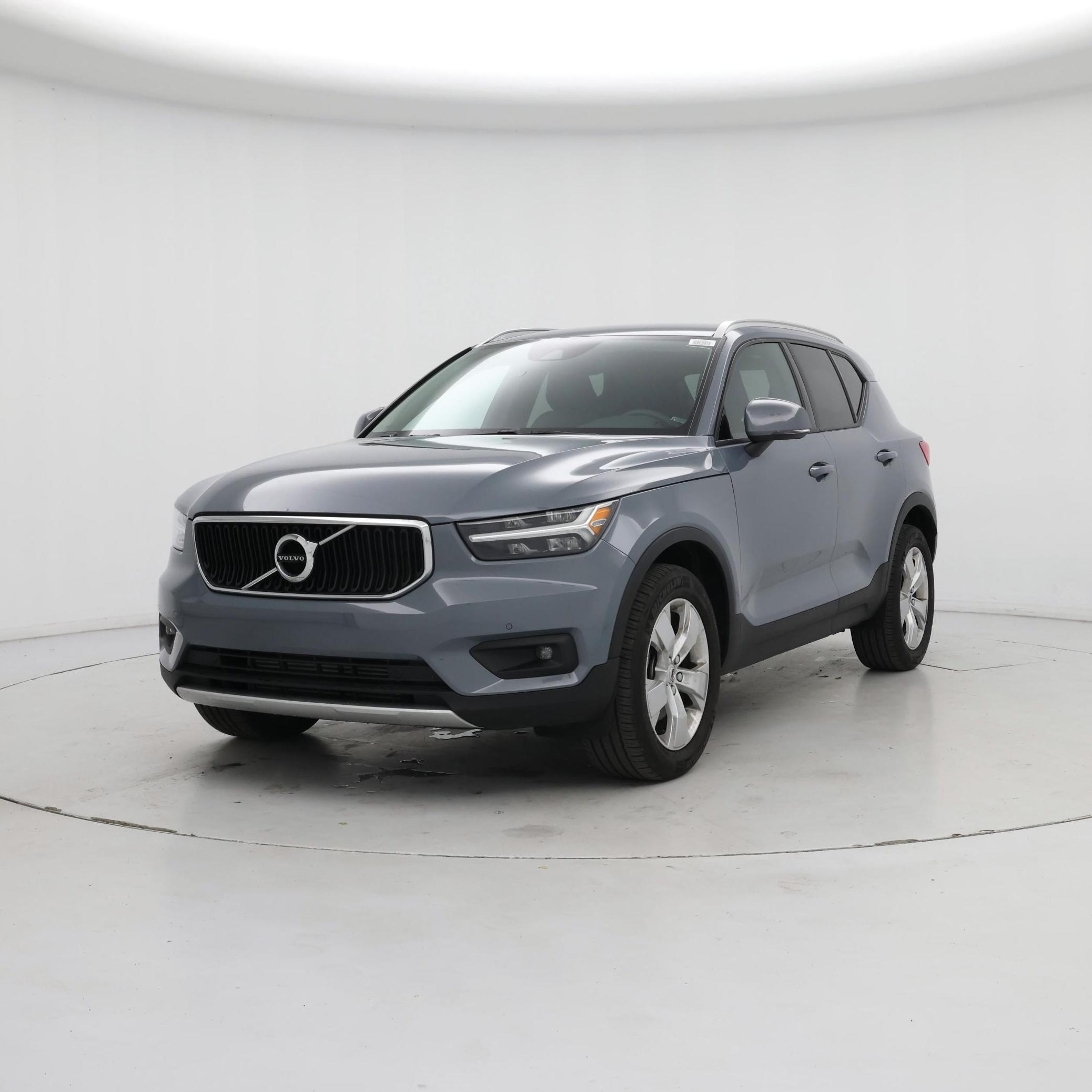 Thumbnail: 2022 Volvo XC40 - 4