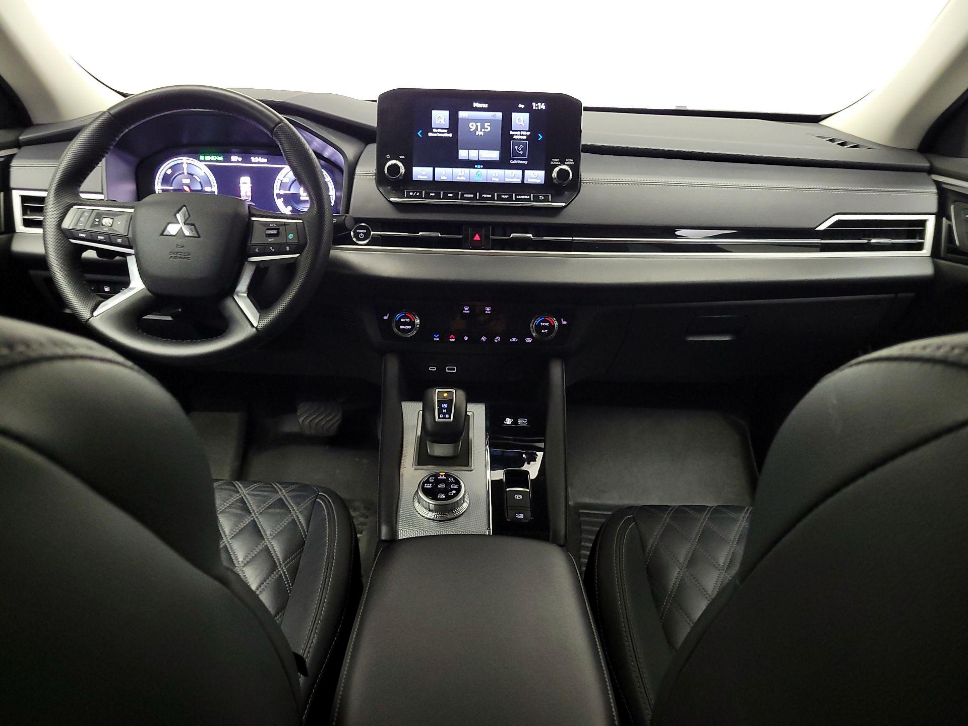 Thumbnail: 2023 Mitsubishi Outlander - 9