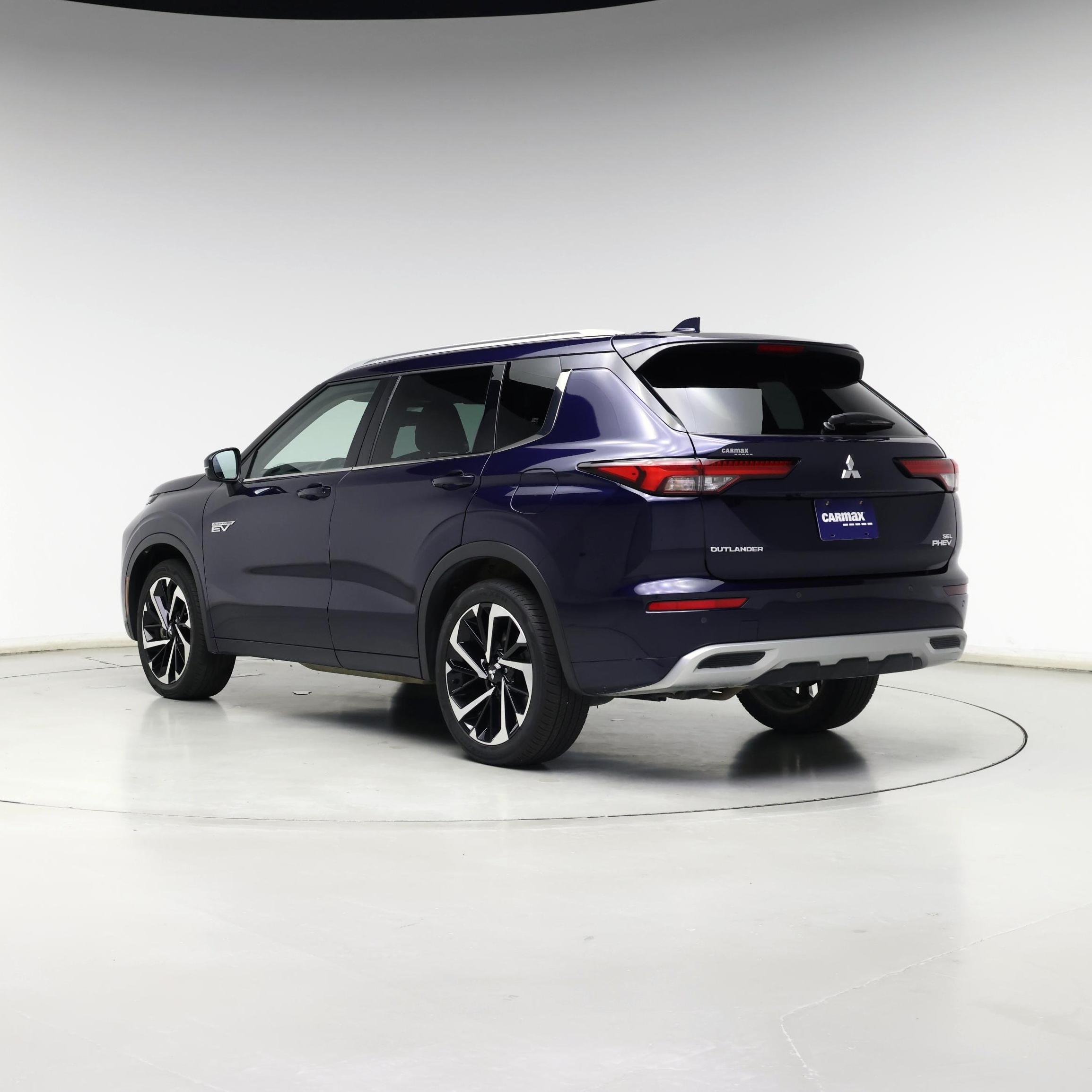Thumbnail: 2023 Mitsubishi Outlander - 2