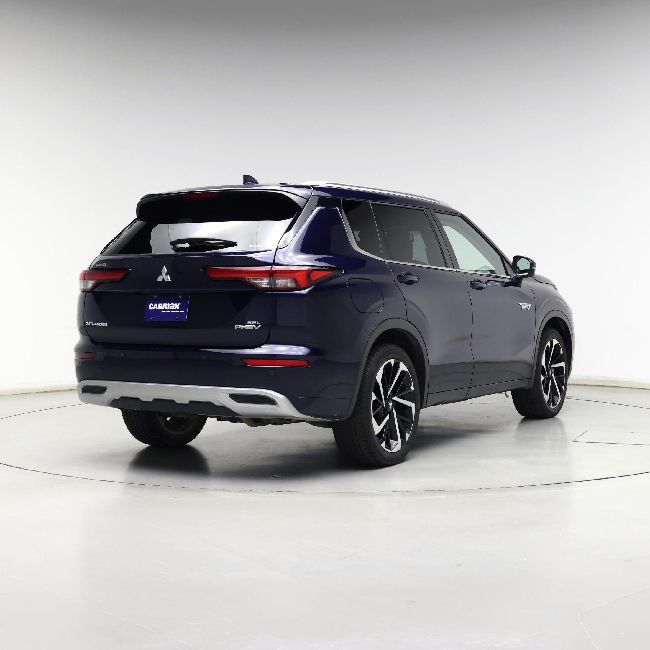 Thumbnail: 2023 Mitsubishi Outlander - 8