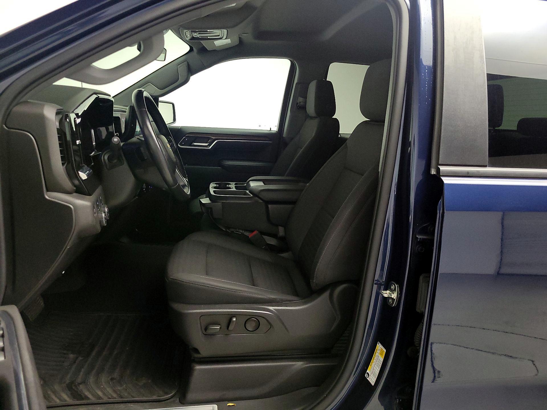 Thumbnail: 2022 Chevrolet Silverado 1500 - 11
