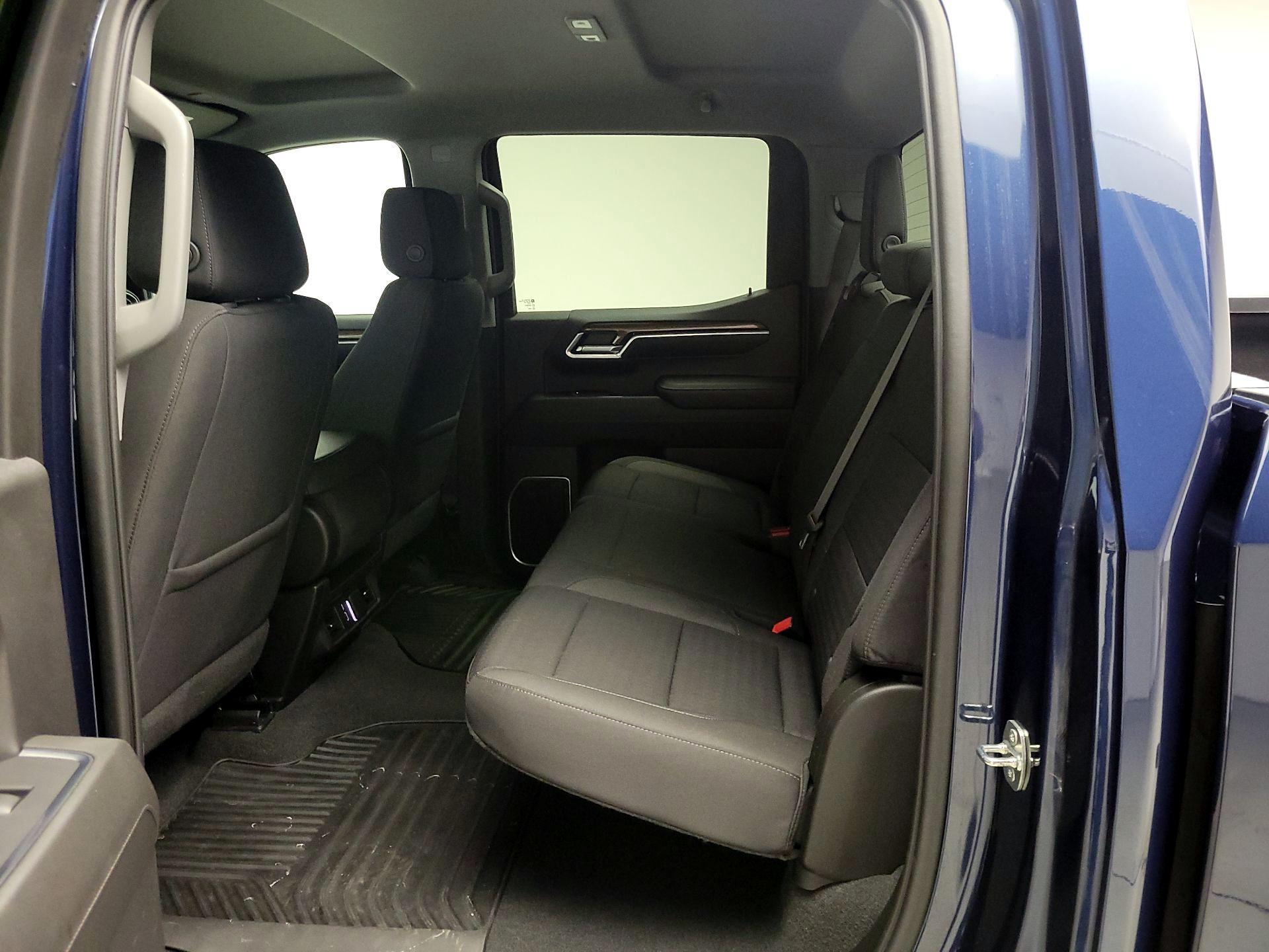 Thumbnail: 2022 Chevrolet Silverado 1500 - 19