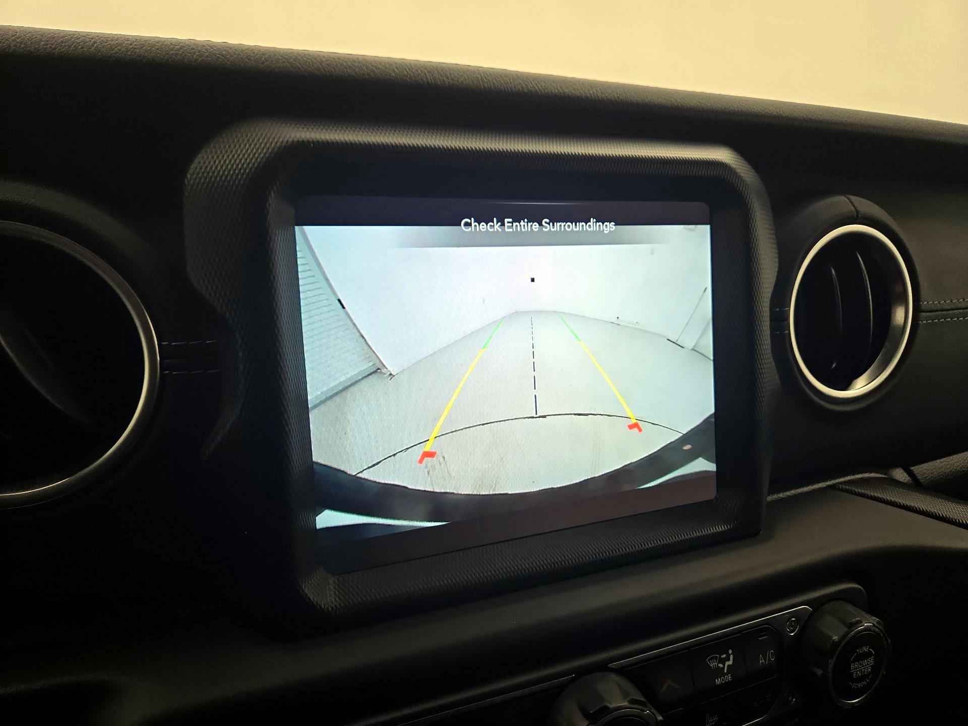 Thumbnail: 2022 Jeep Wrangler - 14