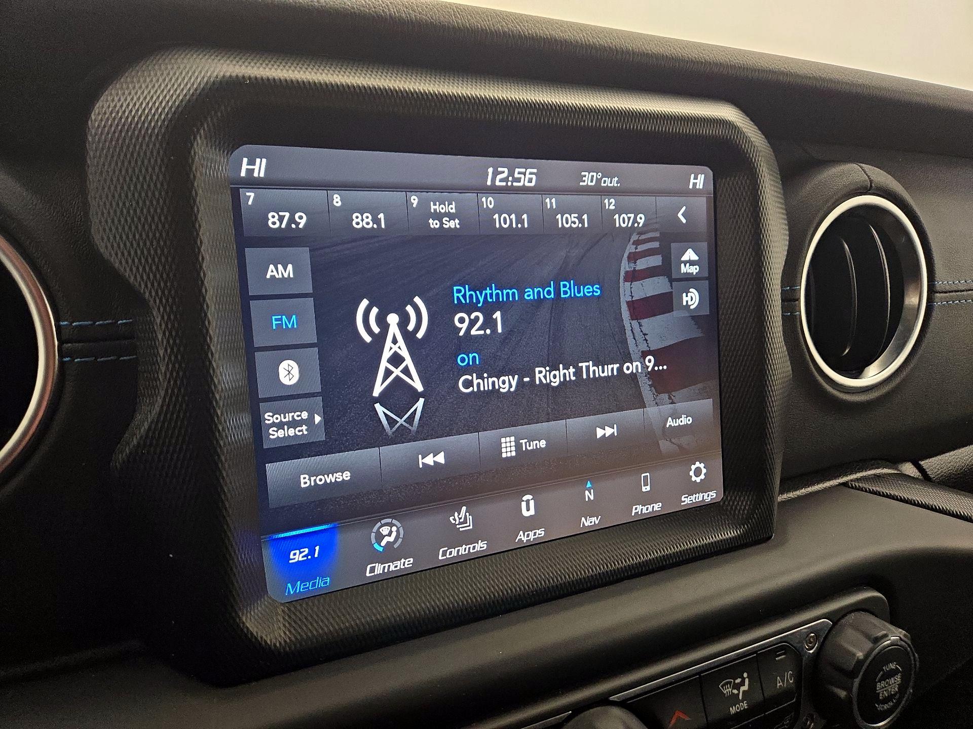 Thumbnail: 2022 Jeep Wrangler - 15