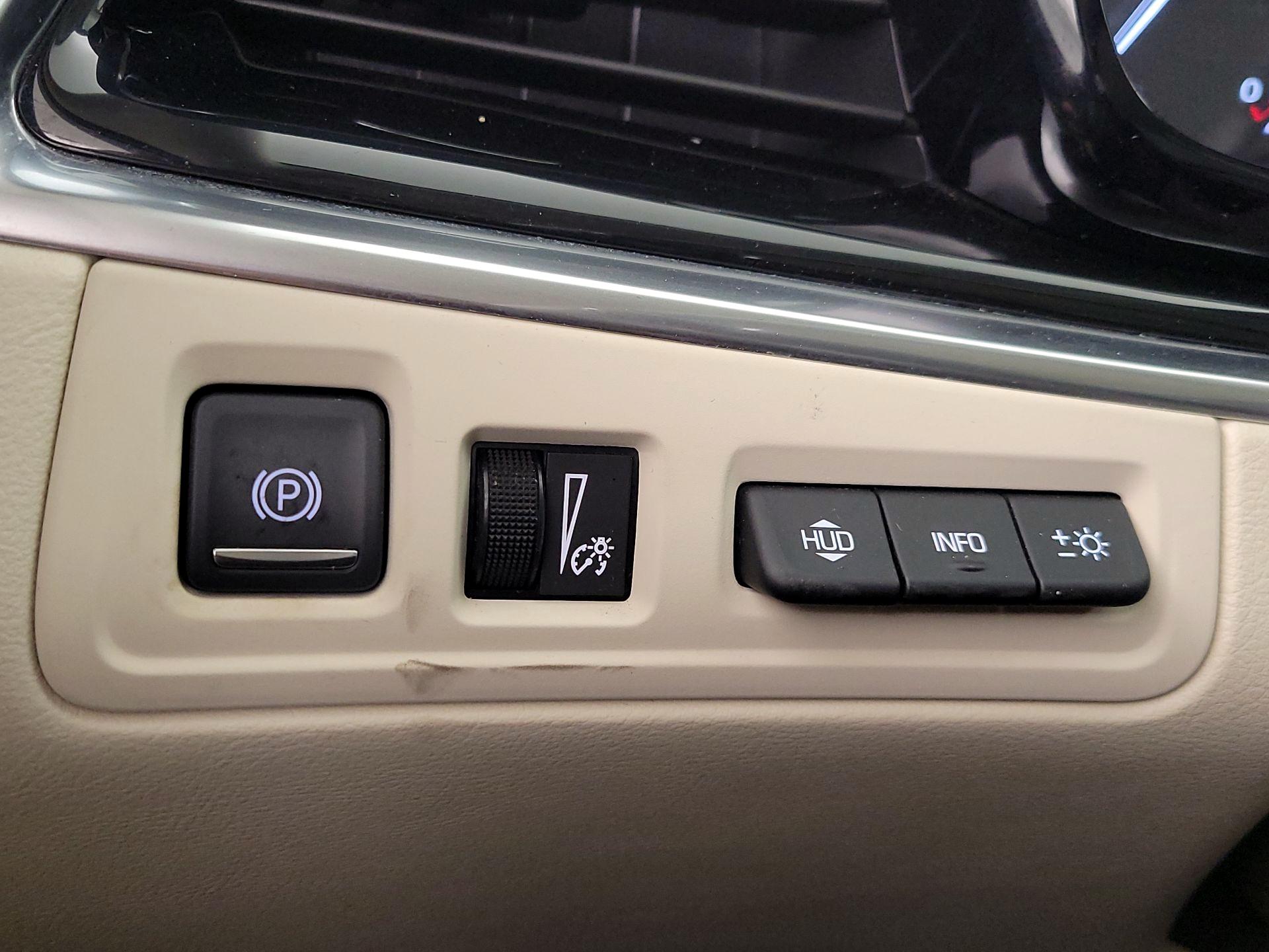 Thumbnail: 2022 Cadillac XT6 - 13