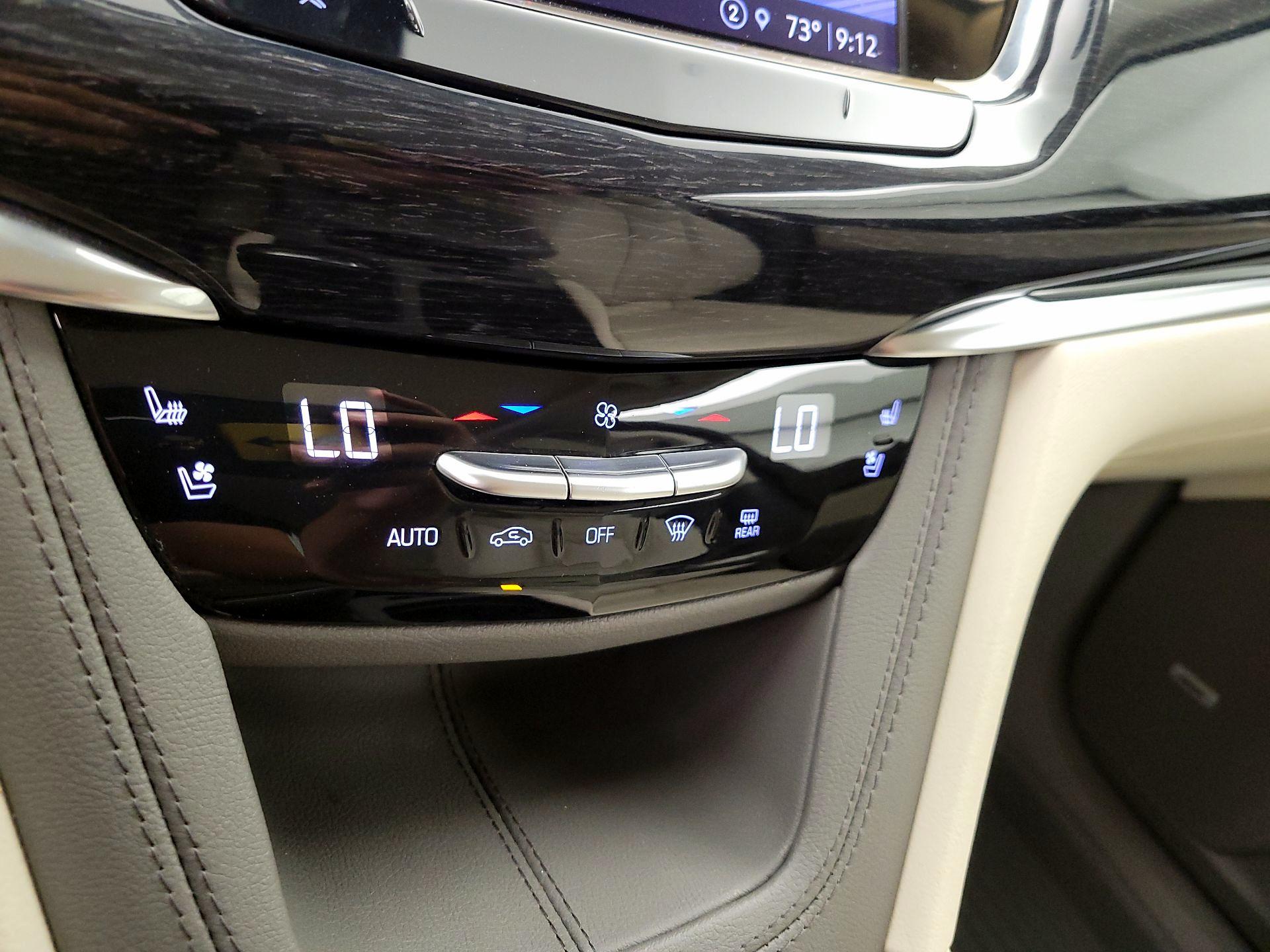 Thumbnail: 2022 Cadillac XT6 - 17