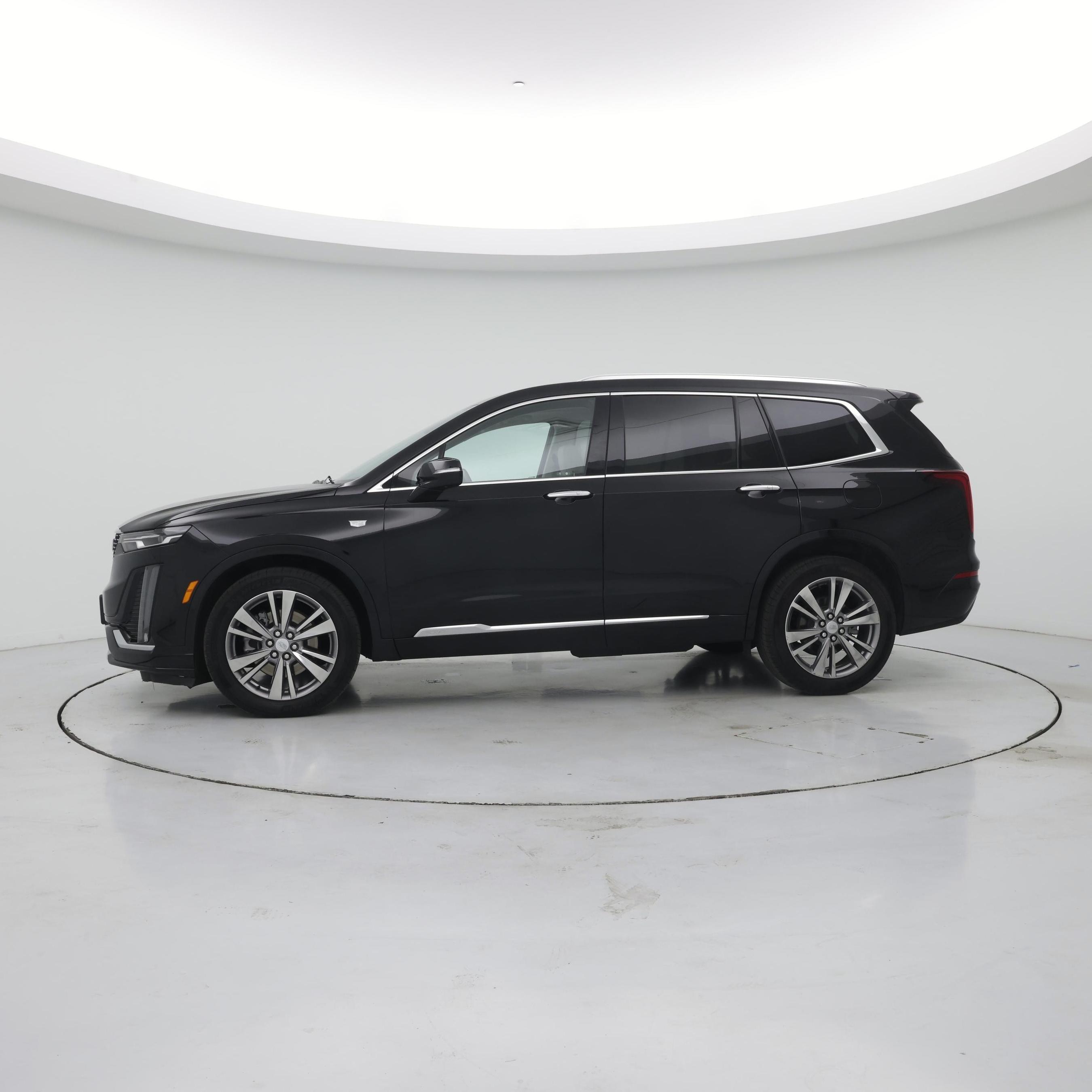 Thumbnail: 2022 Cadillac XT6 - 3