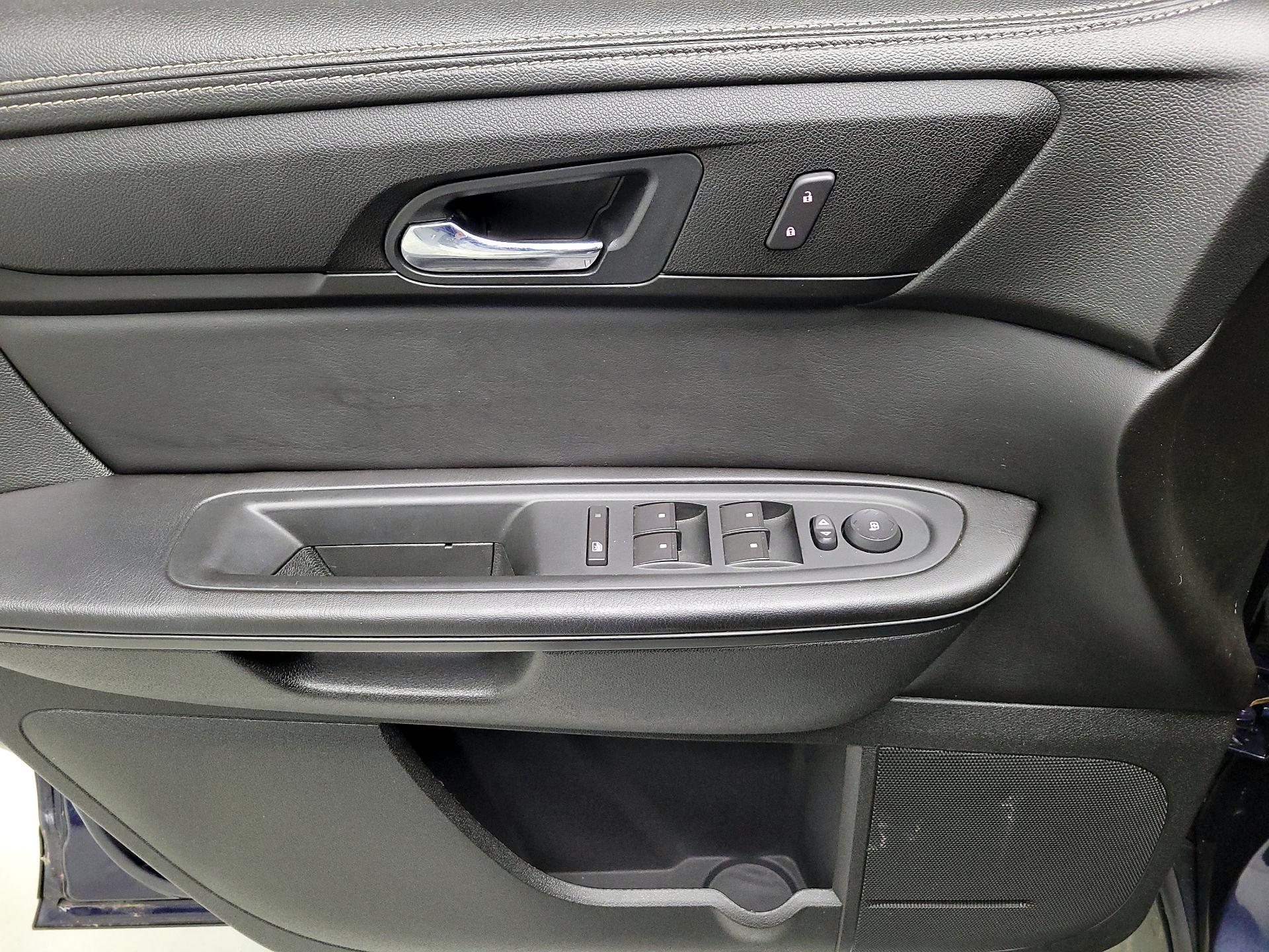 Thumbnail: 2016 GMC Acadia - 12