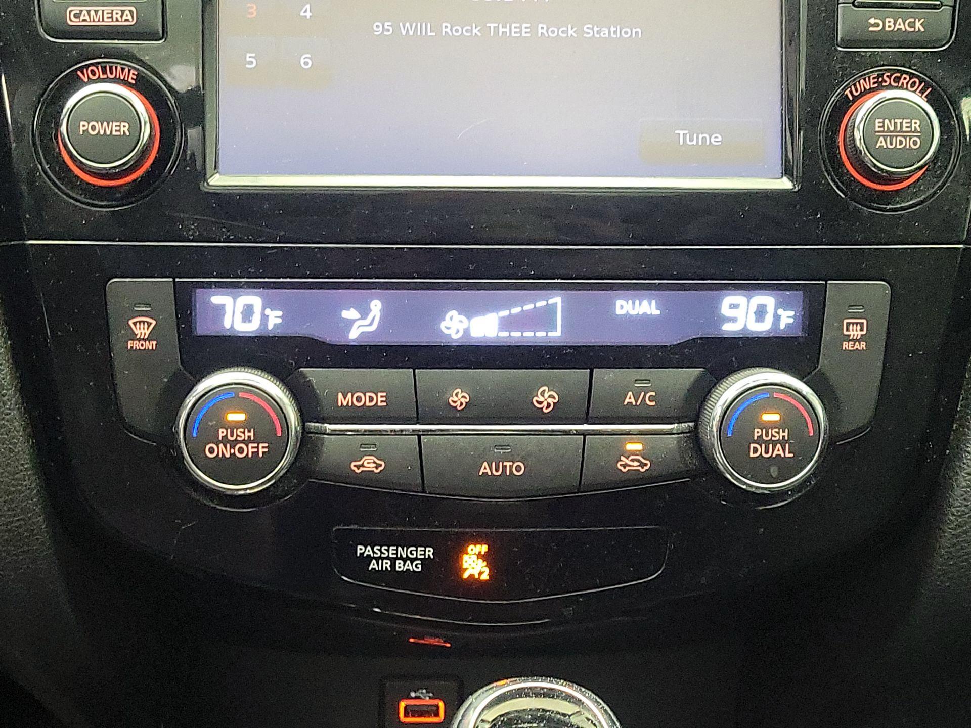 Thumbnail: 2017 Nissan Rogue - 17