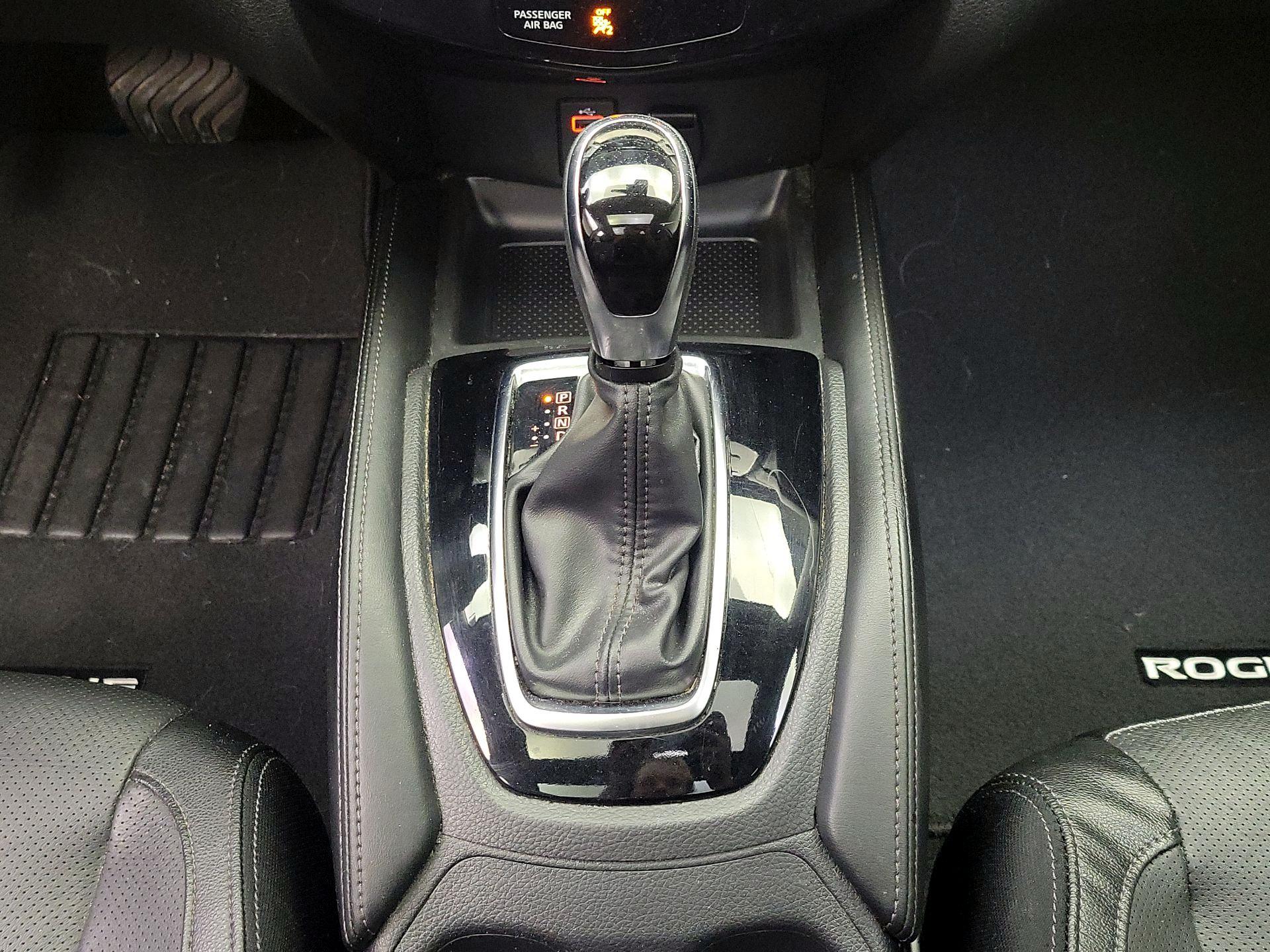 Thumbnail: 2017 Nissan Rogue - 18