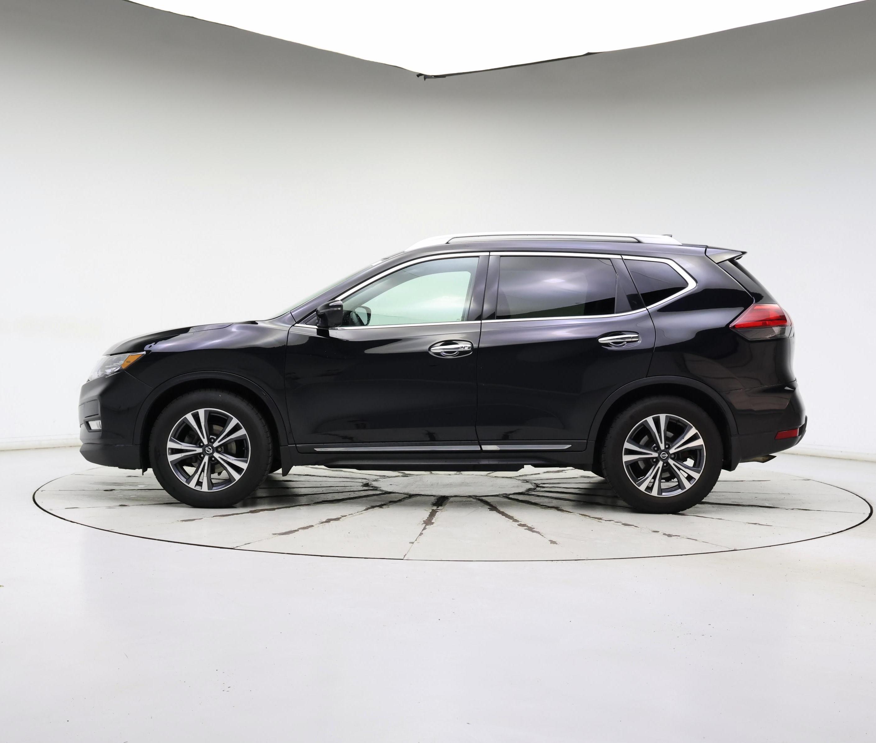 Thumbnail: 2017 Nissan Rogue - 3