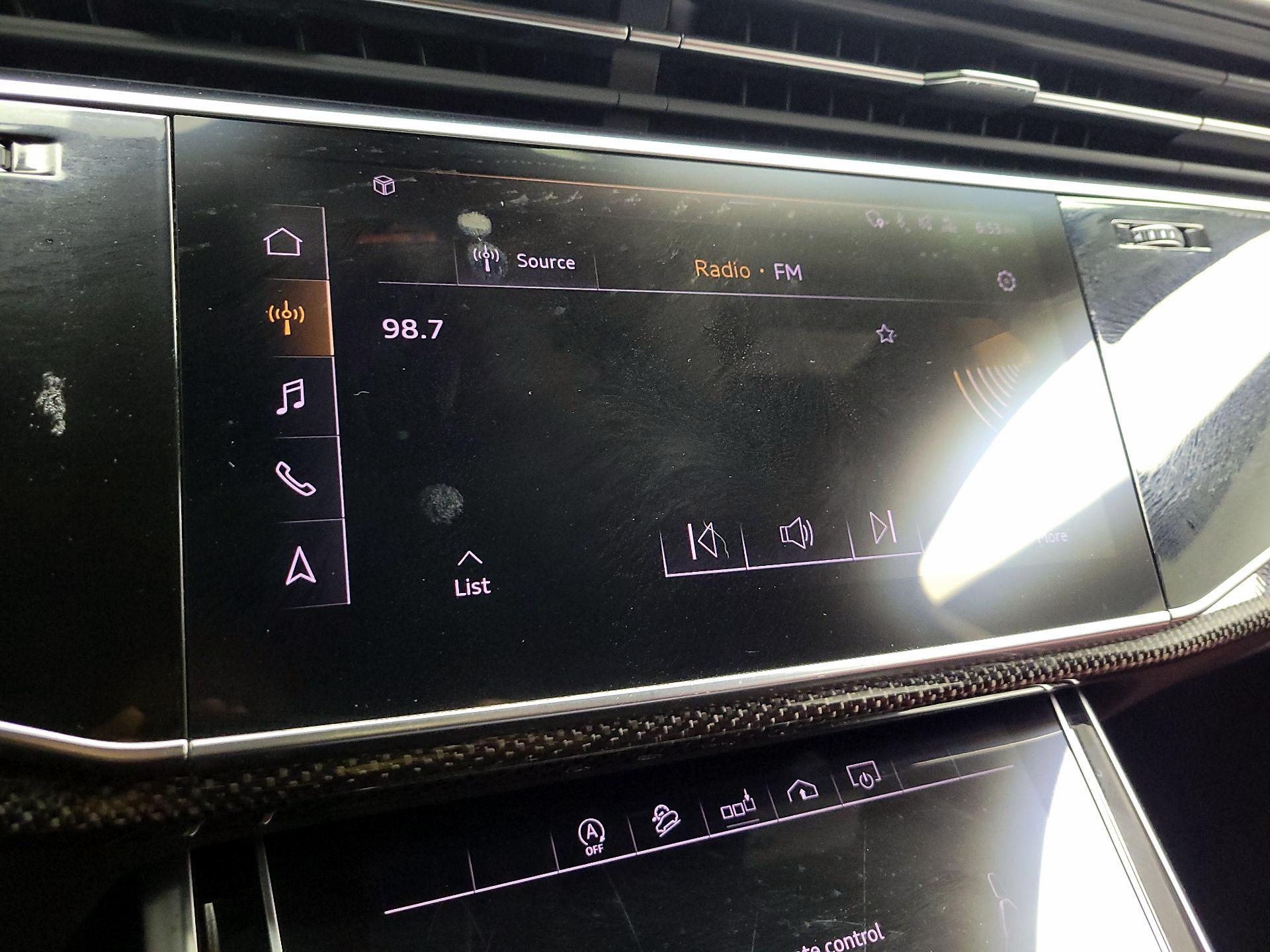 Thumbnail: 2020 Audi SQ7 - 14