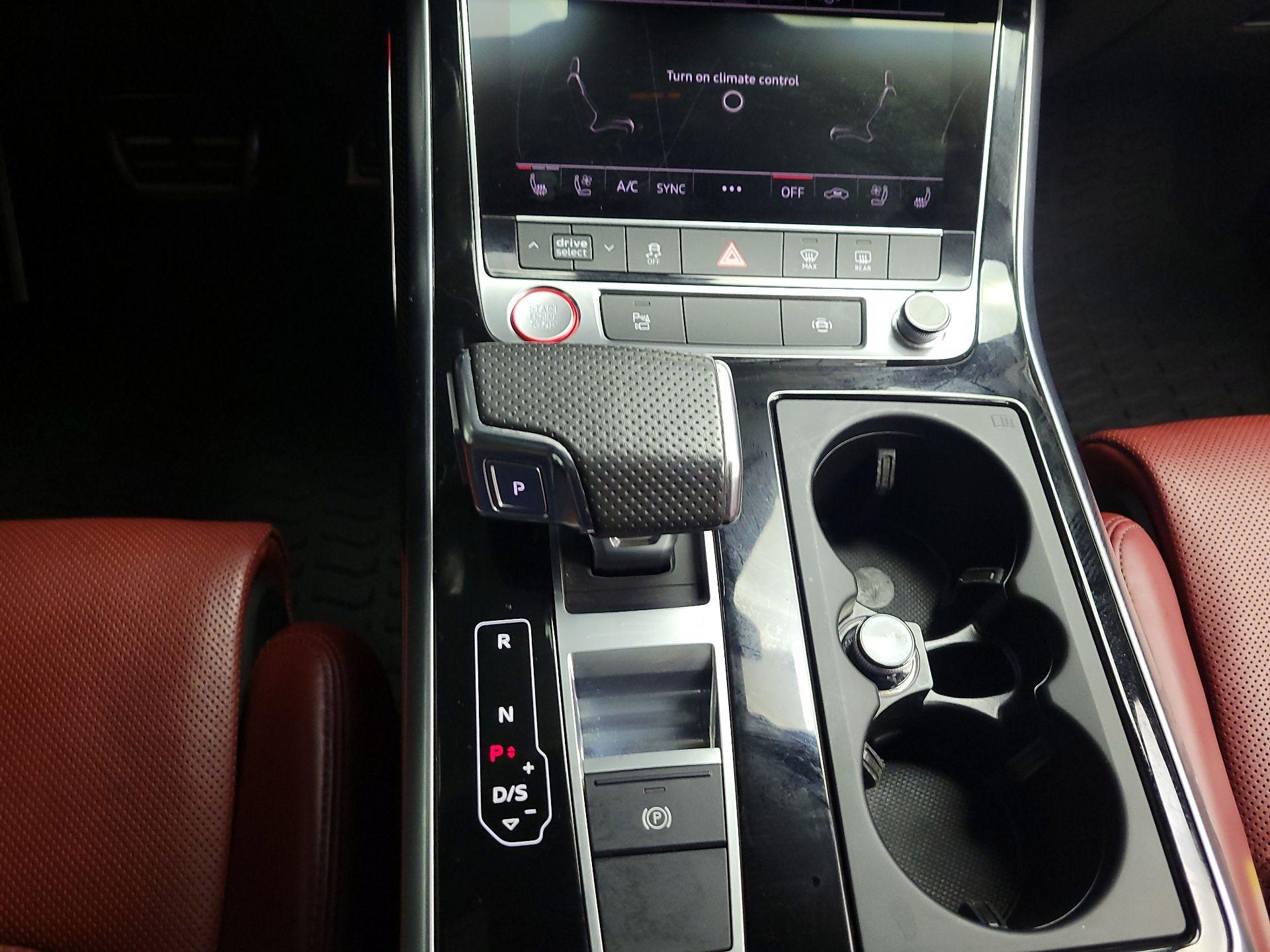 Thumbnail: 2020 Audi SQ7 - 16