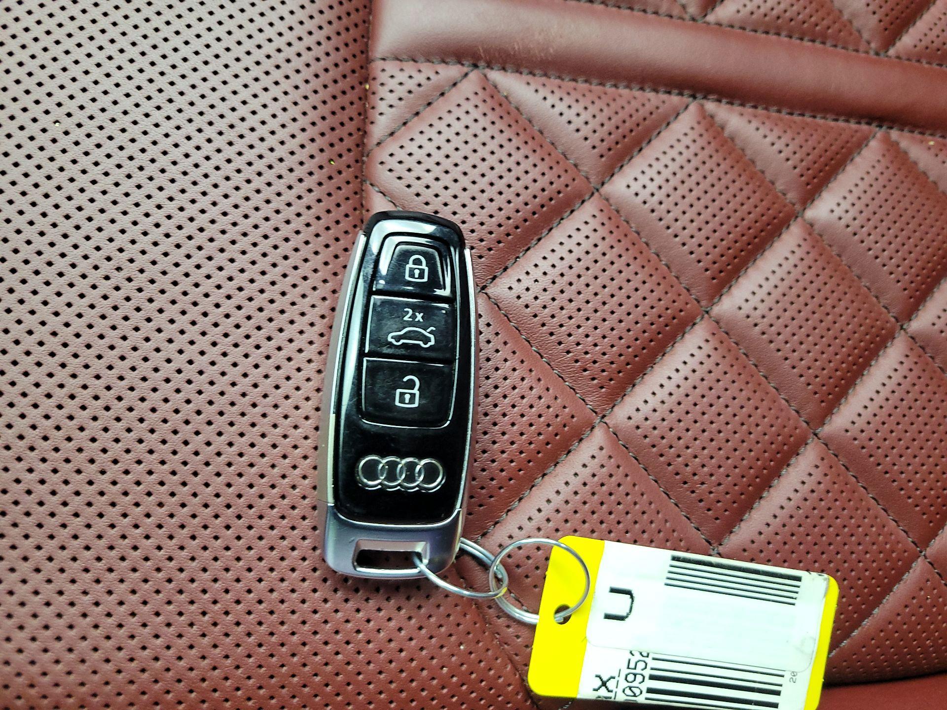 Thumbnail: 2020 Audi SQ7 - 20