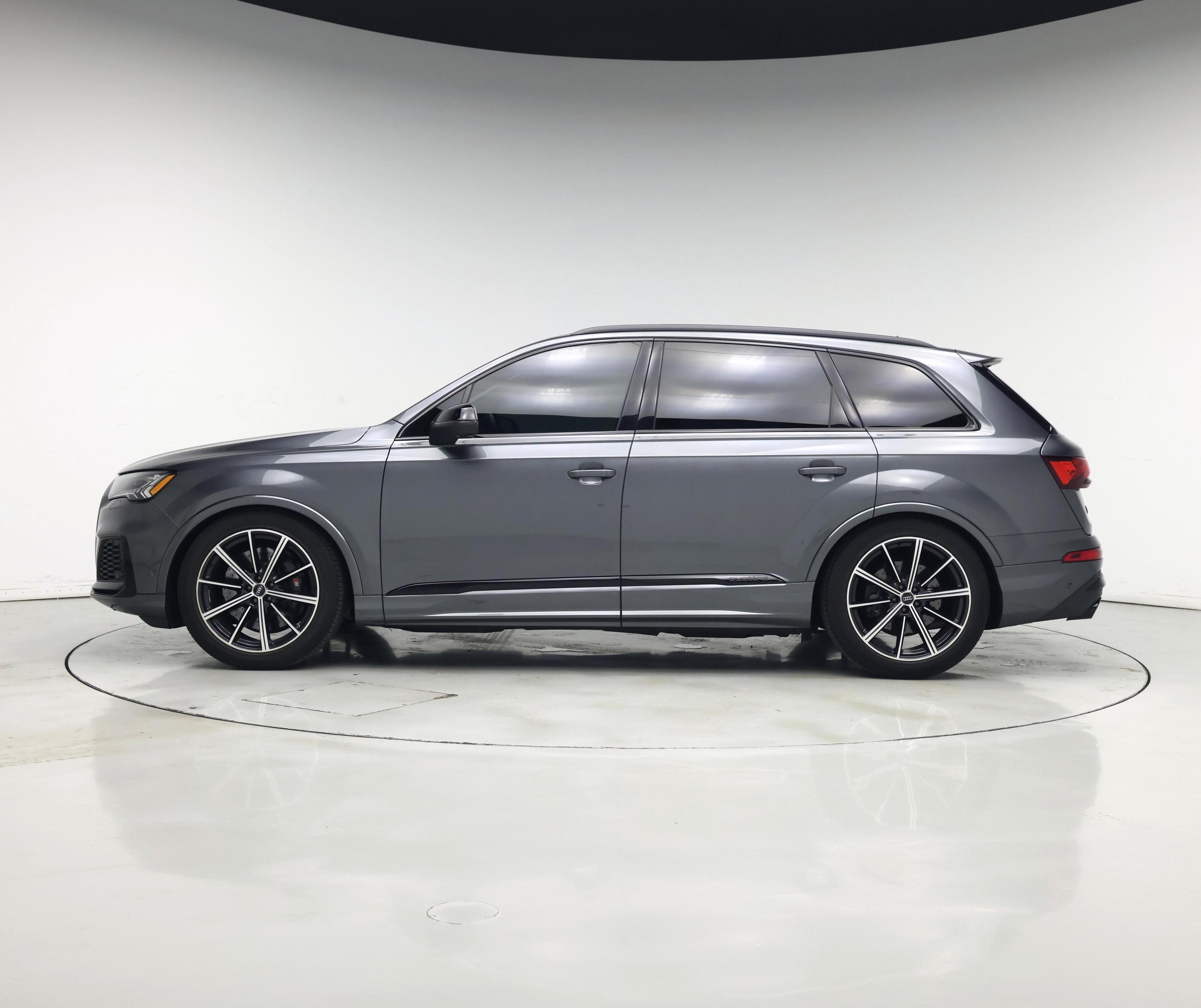 Thumbnail: 2020 Audi SQ7 - 3