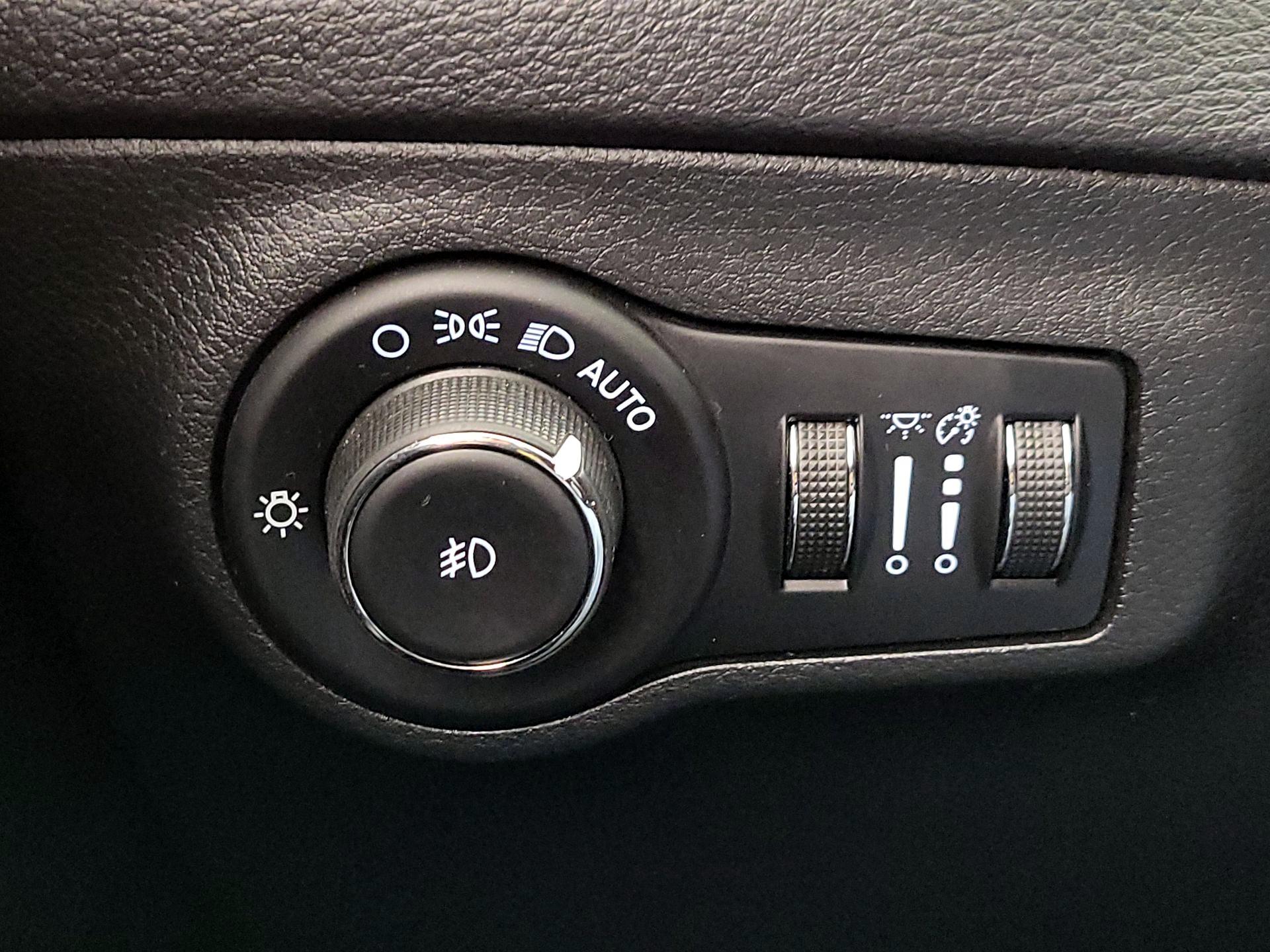 Thumbnail: 2021 Jeep Compass - 13