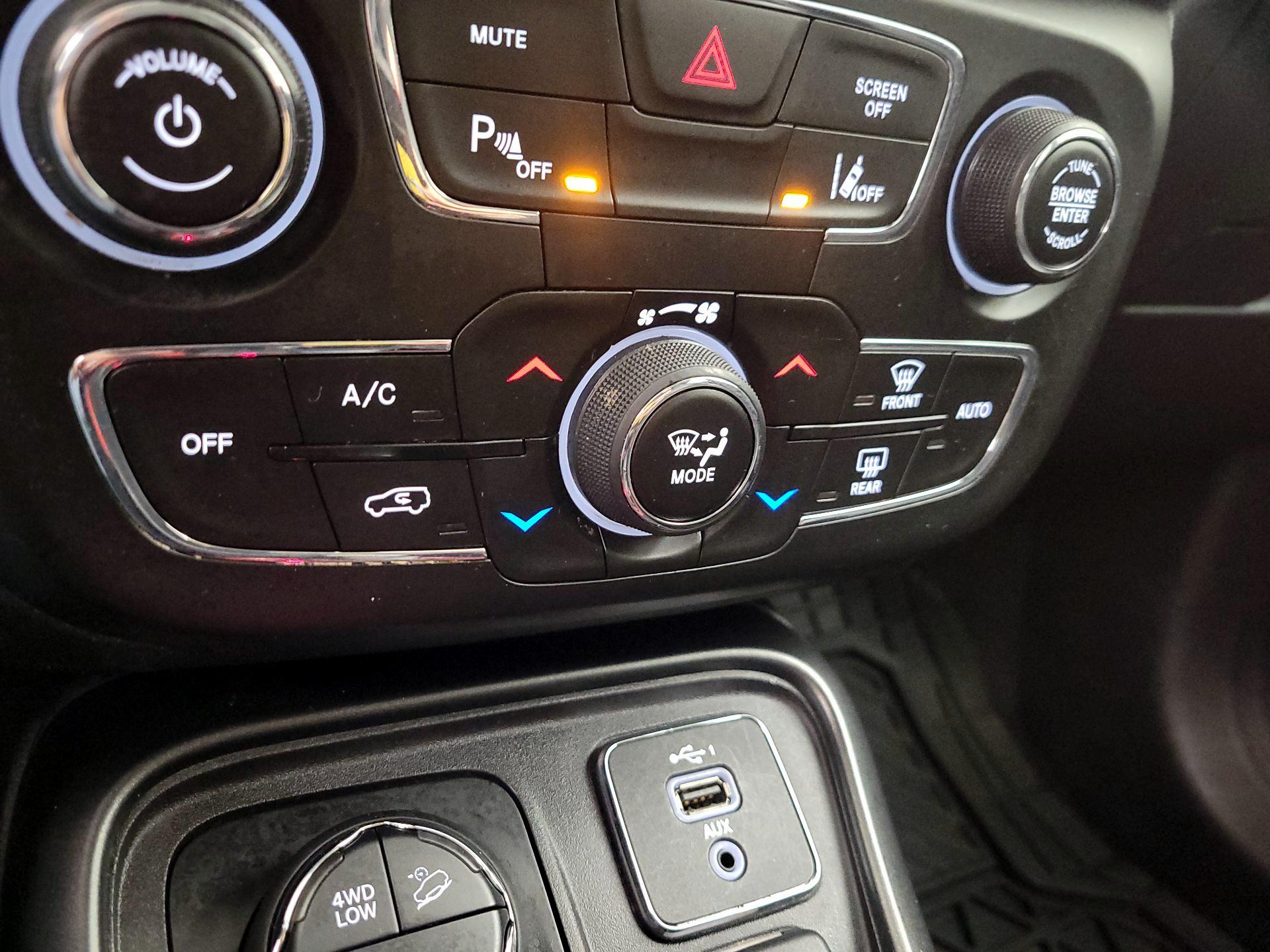 Thumbnail: 2021 Jeep Compass - 16