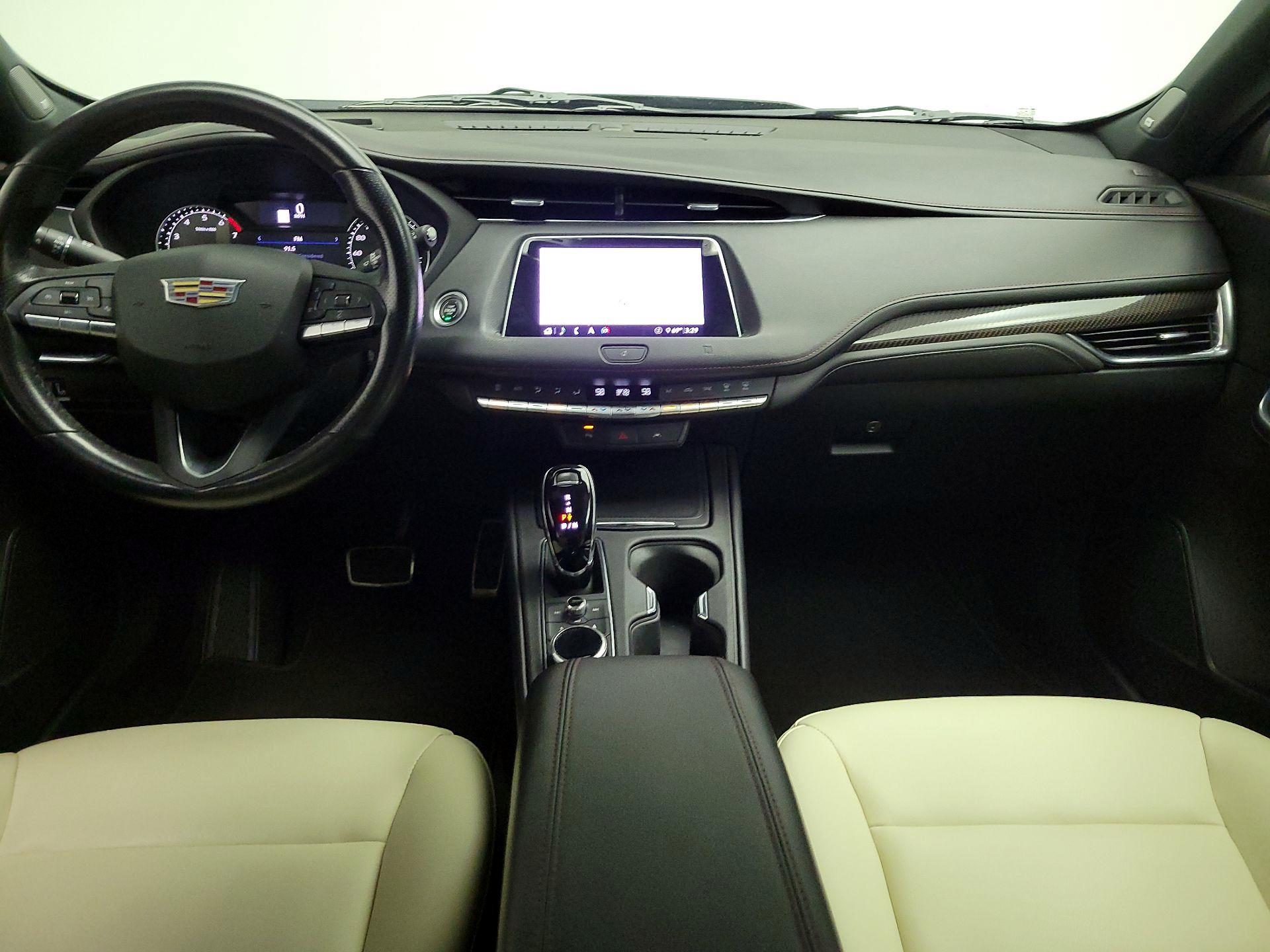 Thumbnail: 2020 Cadillac XT4 - 9
