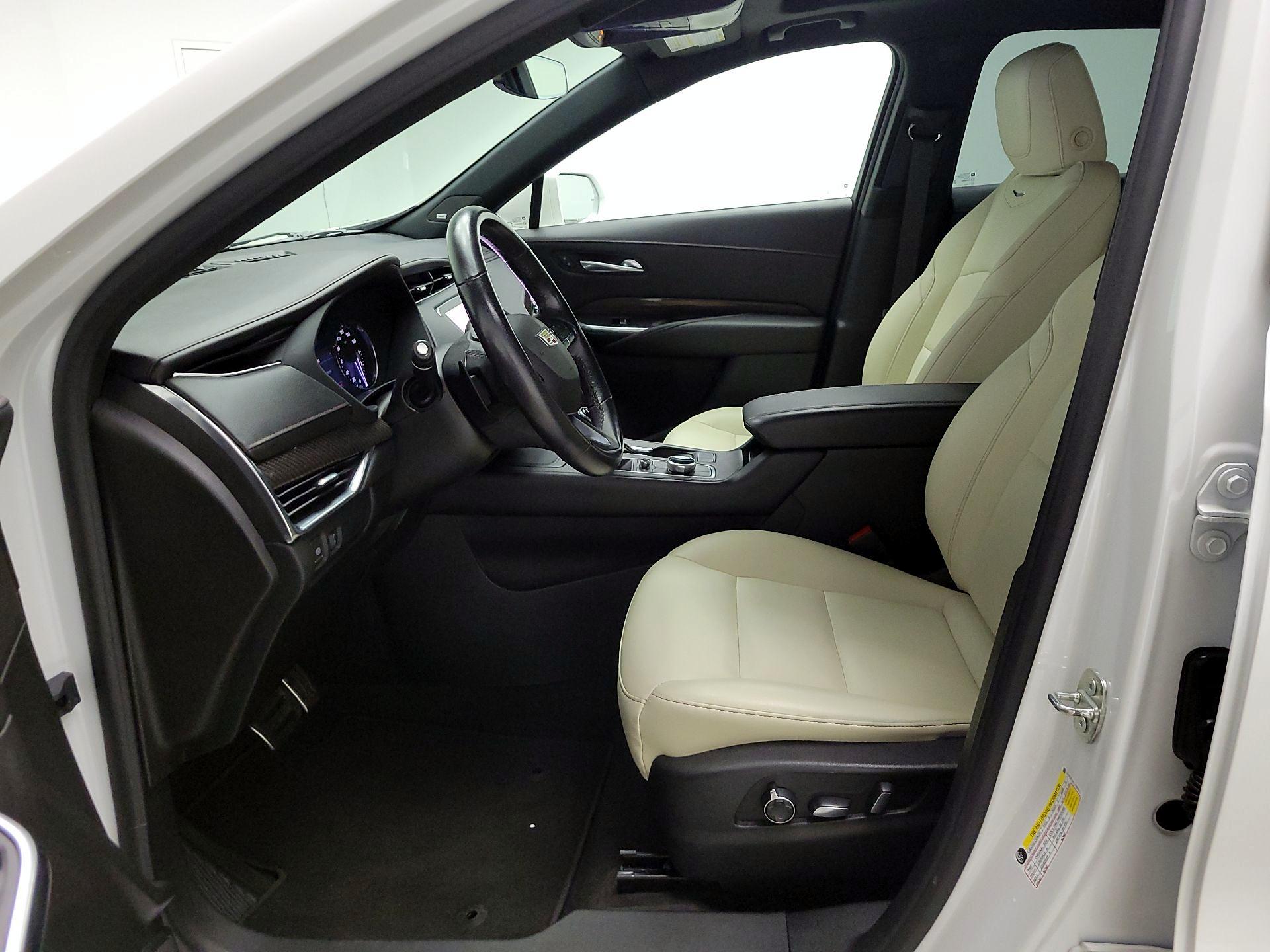 Thumbnail: 2020 Cadillac XT4 - 11