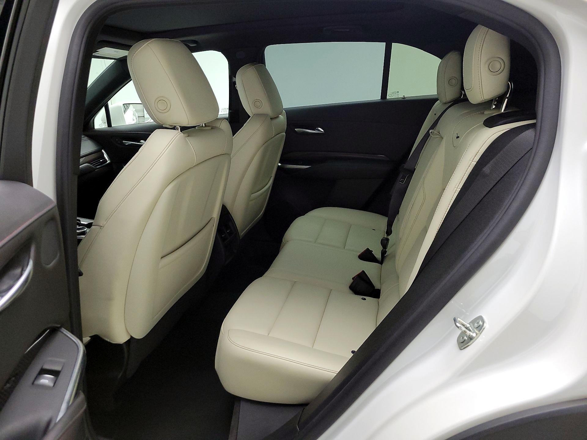 Thumbnail: 2020 Cadillac XT4 - 20