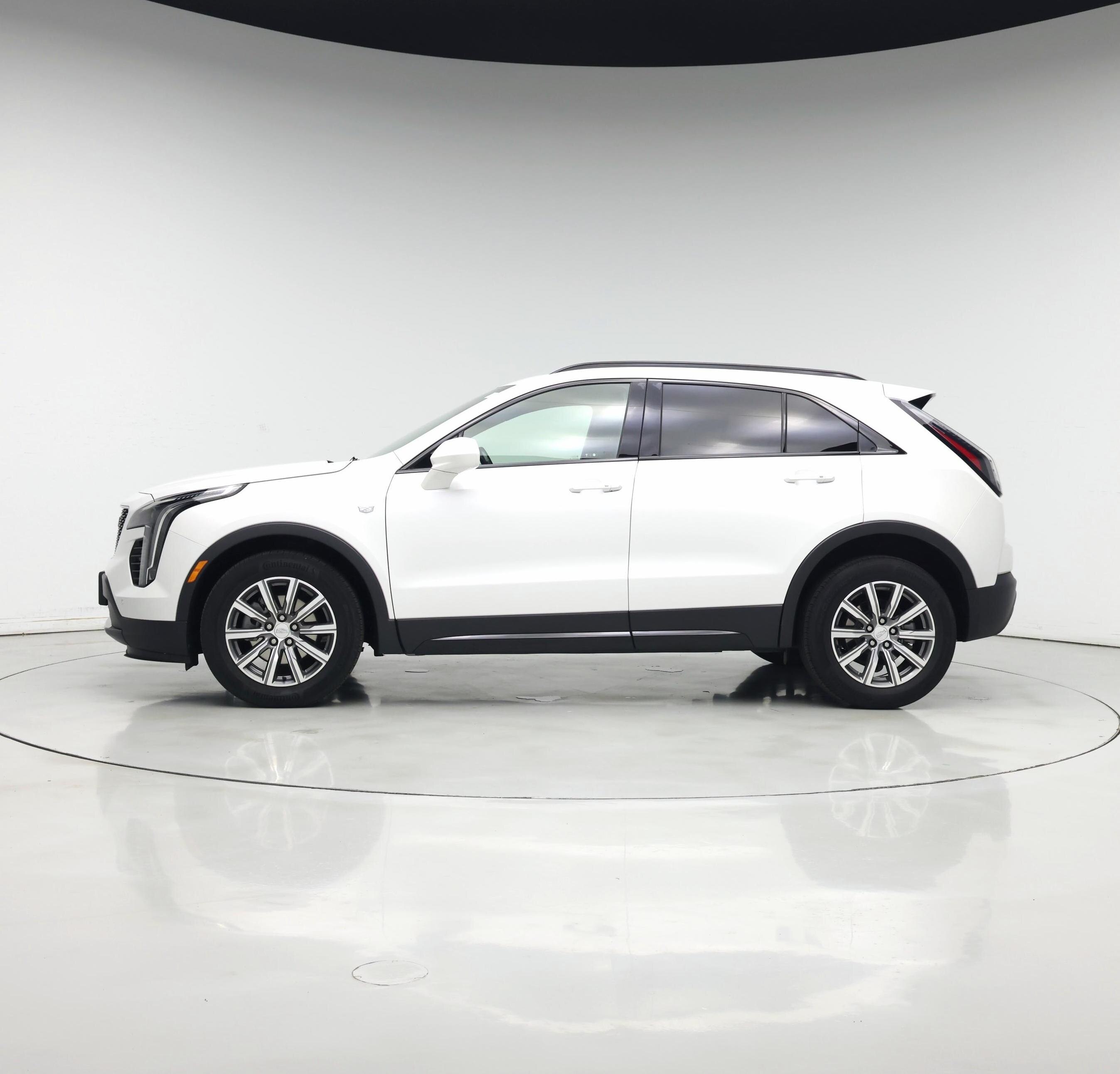 Thumbnail: 2020 Cadillac XT4 - 3