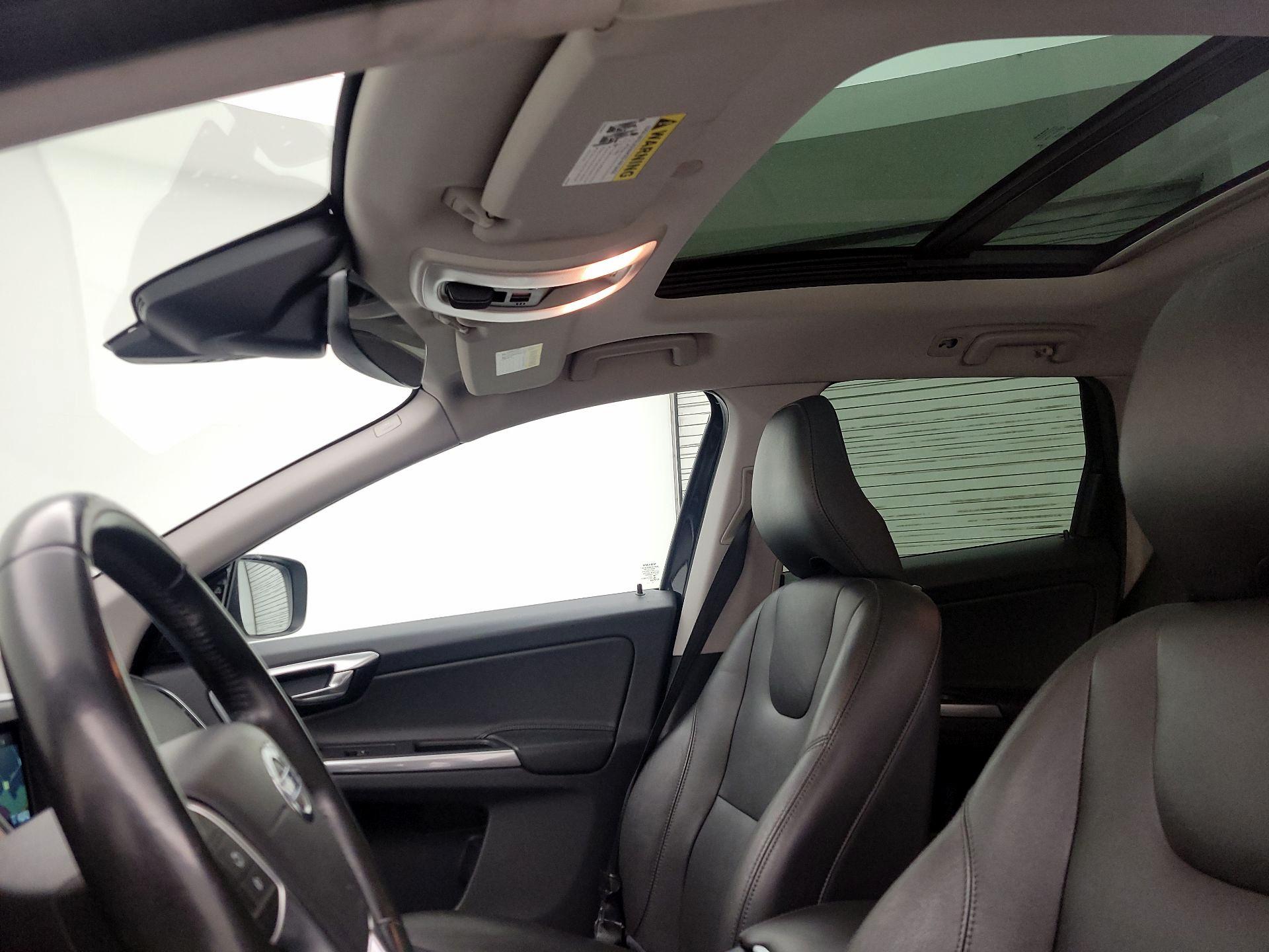 Thumbnail: 2016 Volvo XC60 - 19