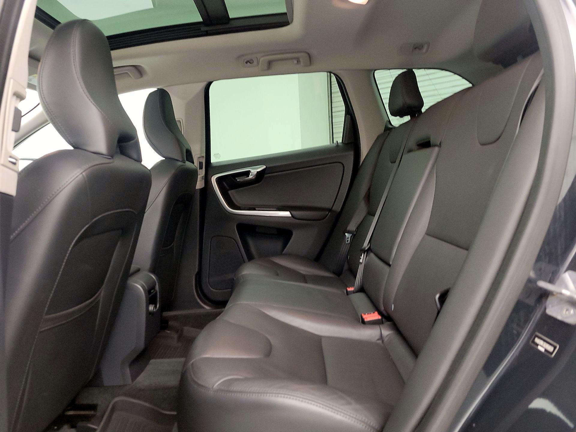 Thumbnail: 2016 Volvo XC60 - 20