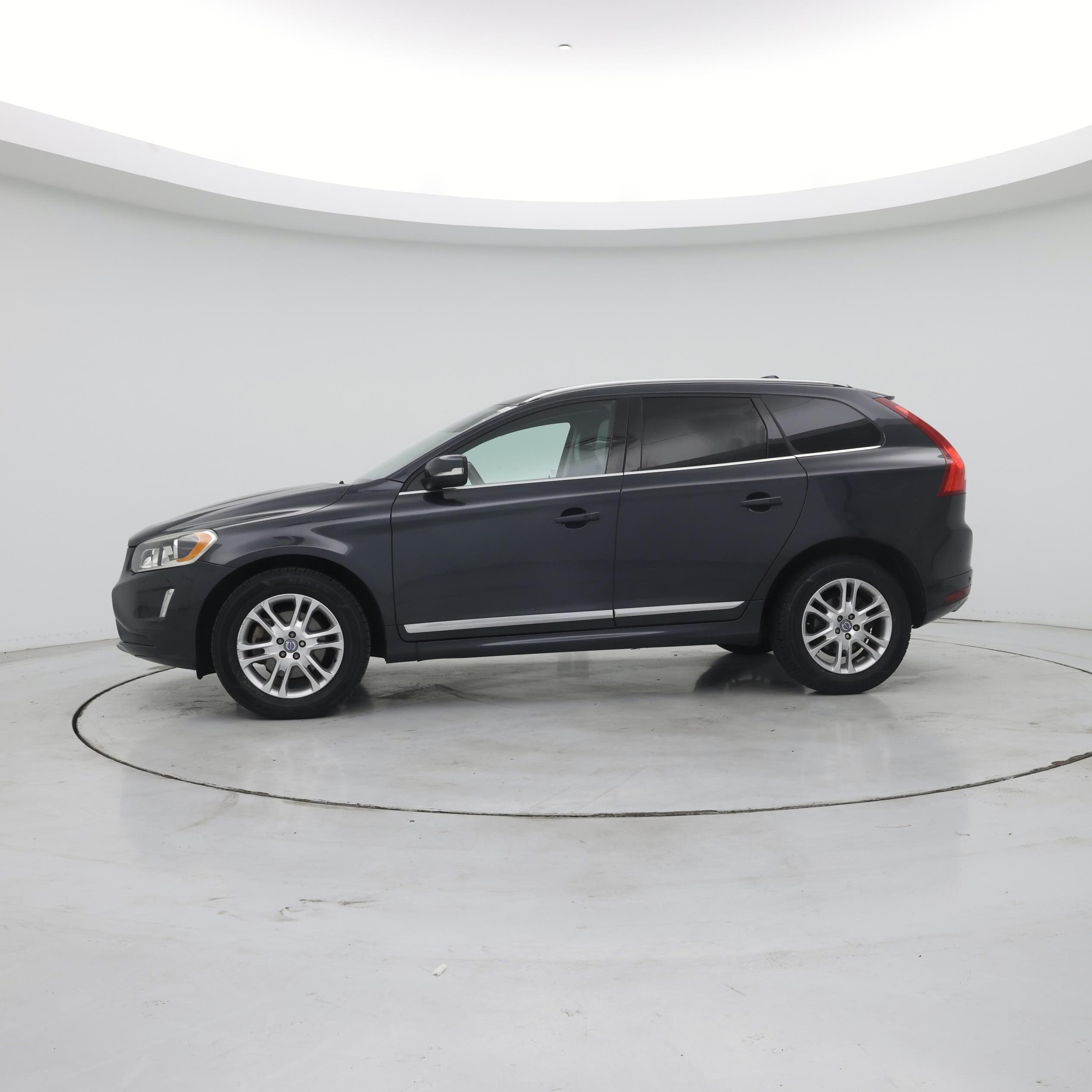 Thumbnail: 2016 Volvo XC60 - 3