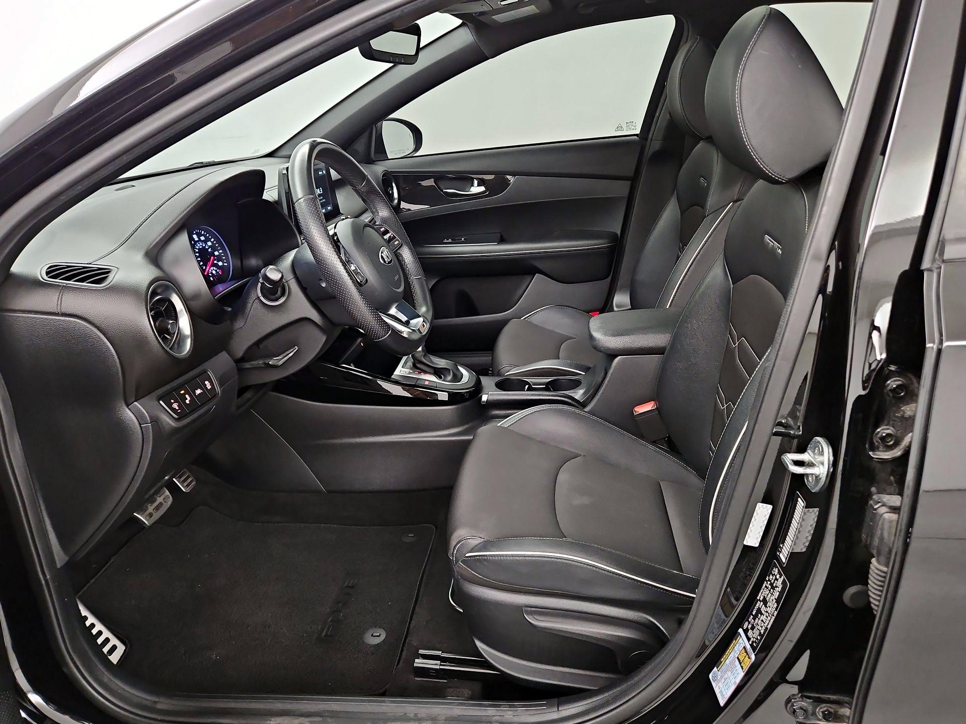 Thumbnail: 2020 Kia Forte - 11