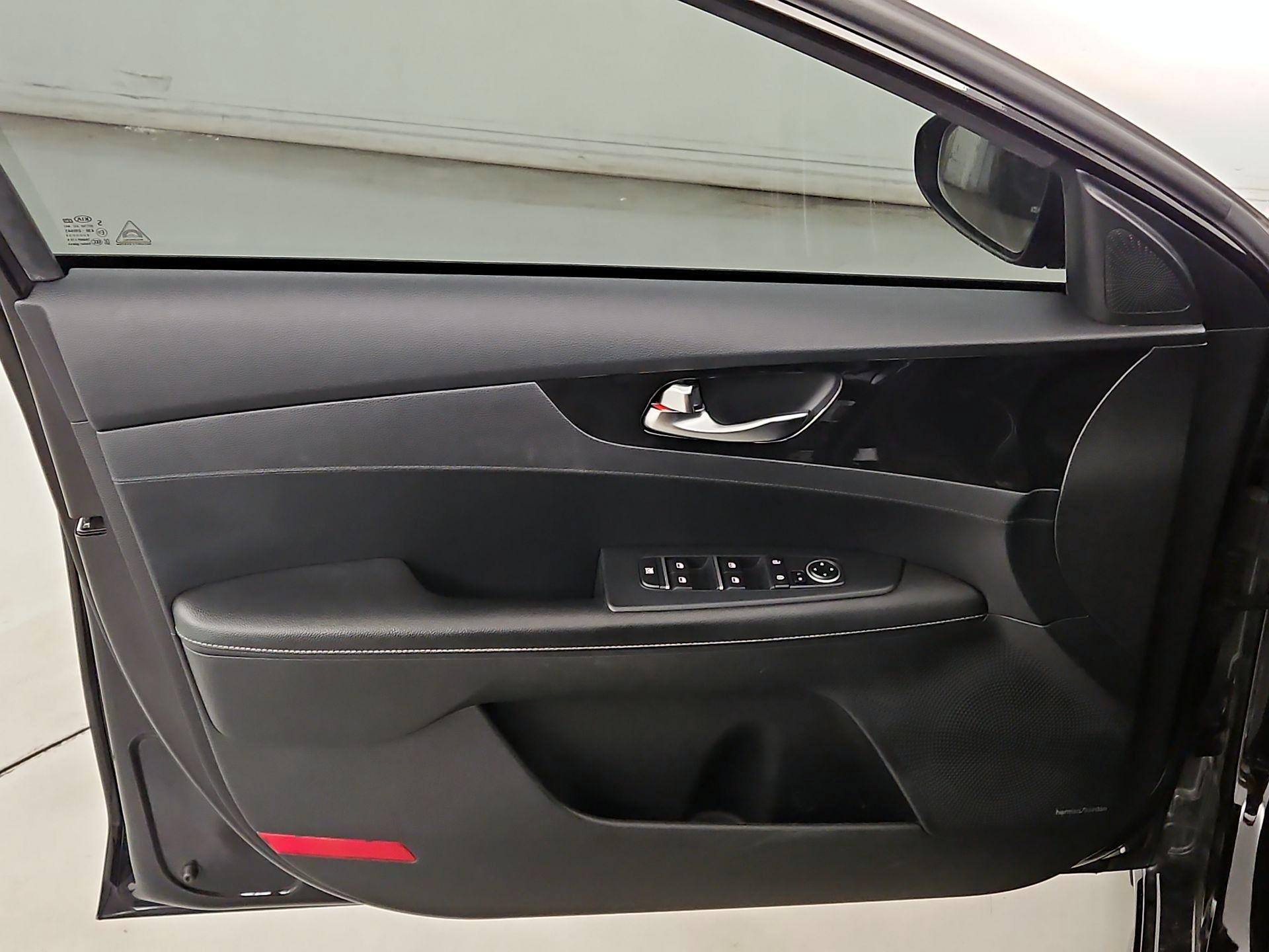 Thumbnail: 2020 Kia Forte - 12