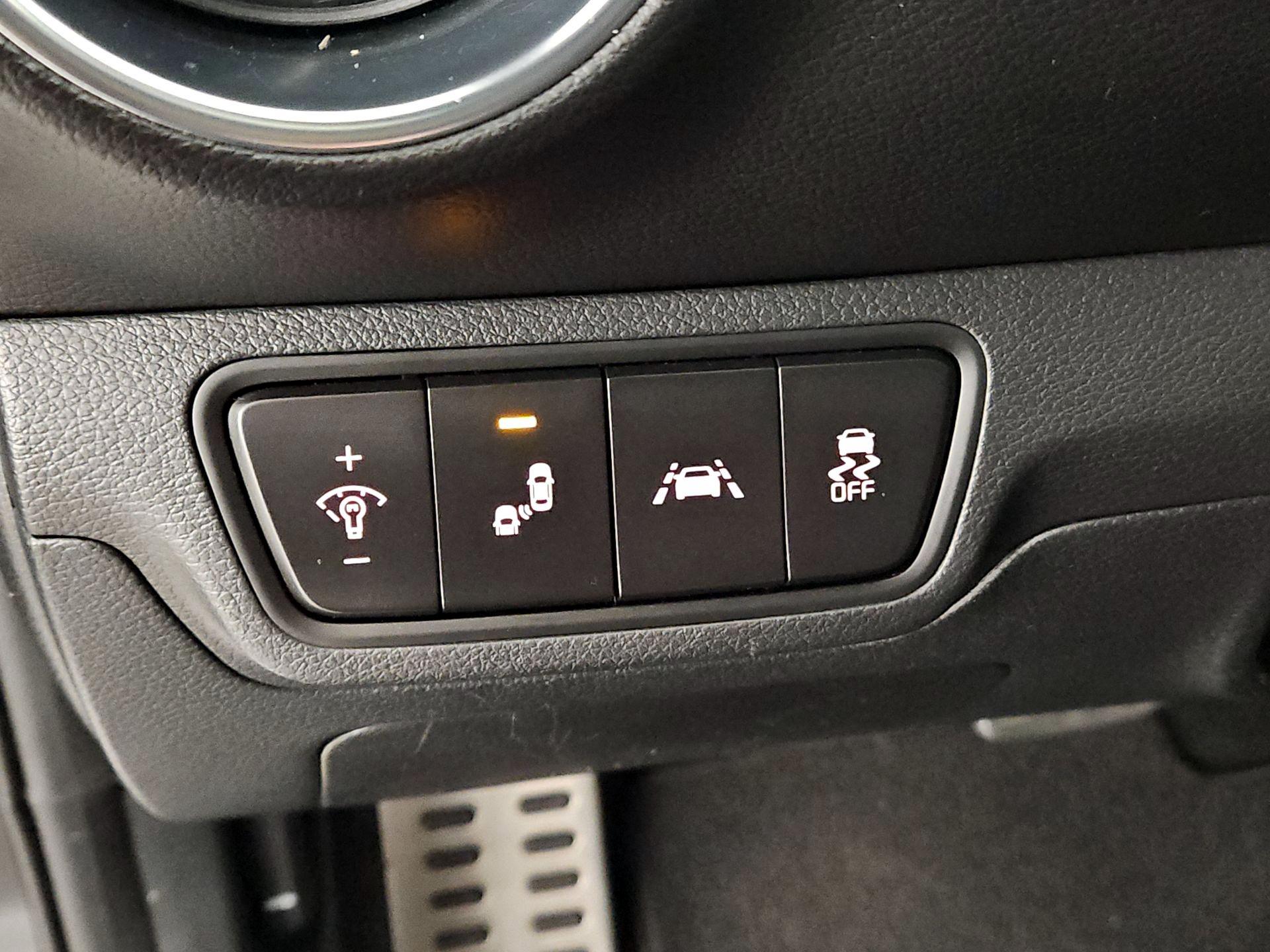 Thumbnail: 2020 Kia Forte - 13