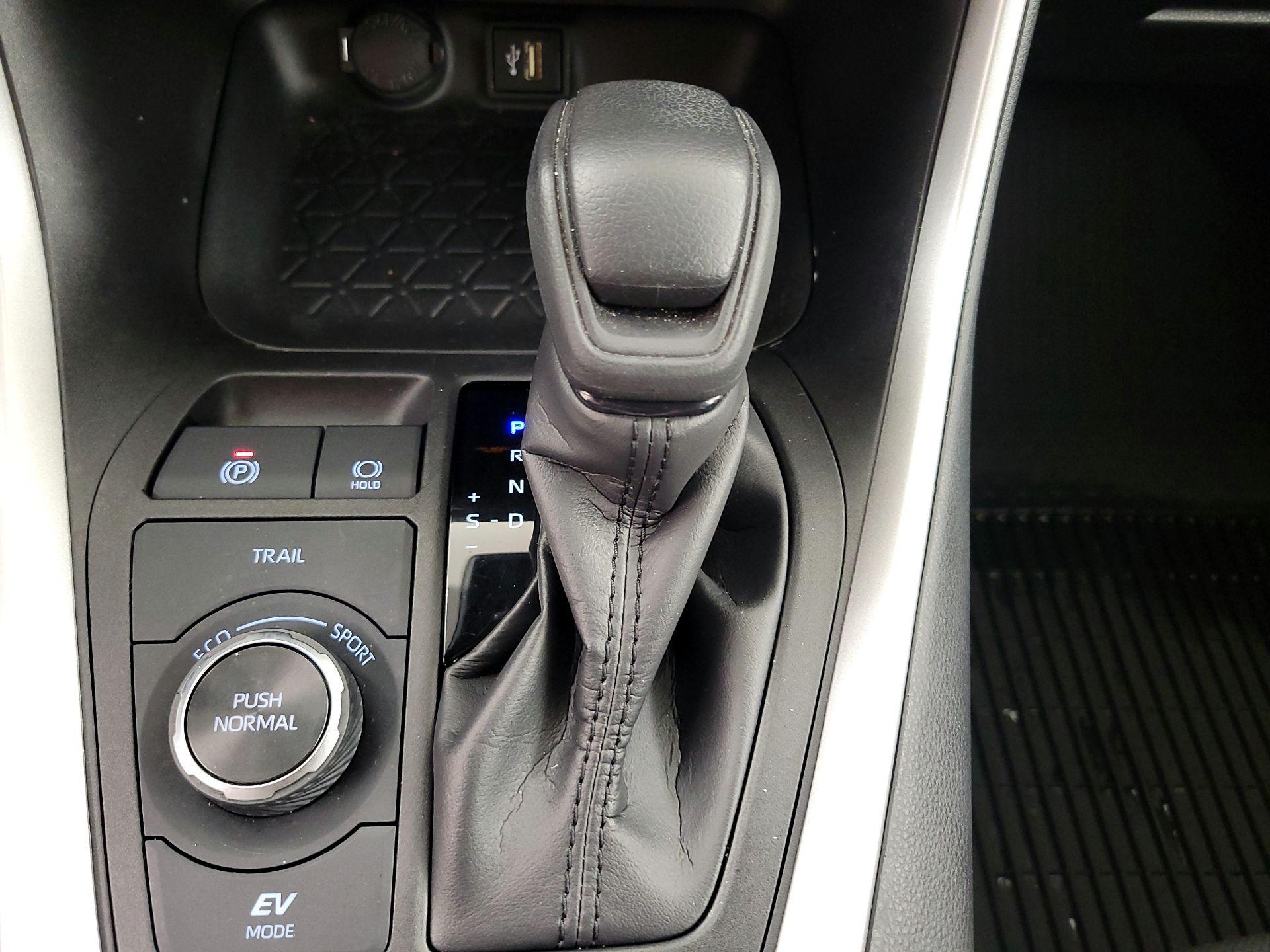 Thumbnail: 2024 Toyota RAV4 - 17