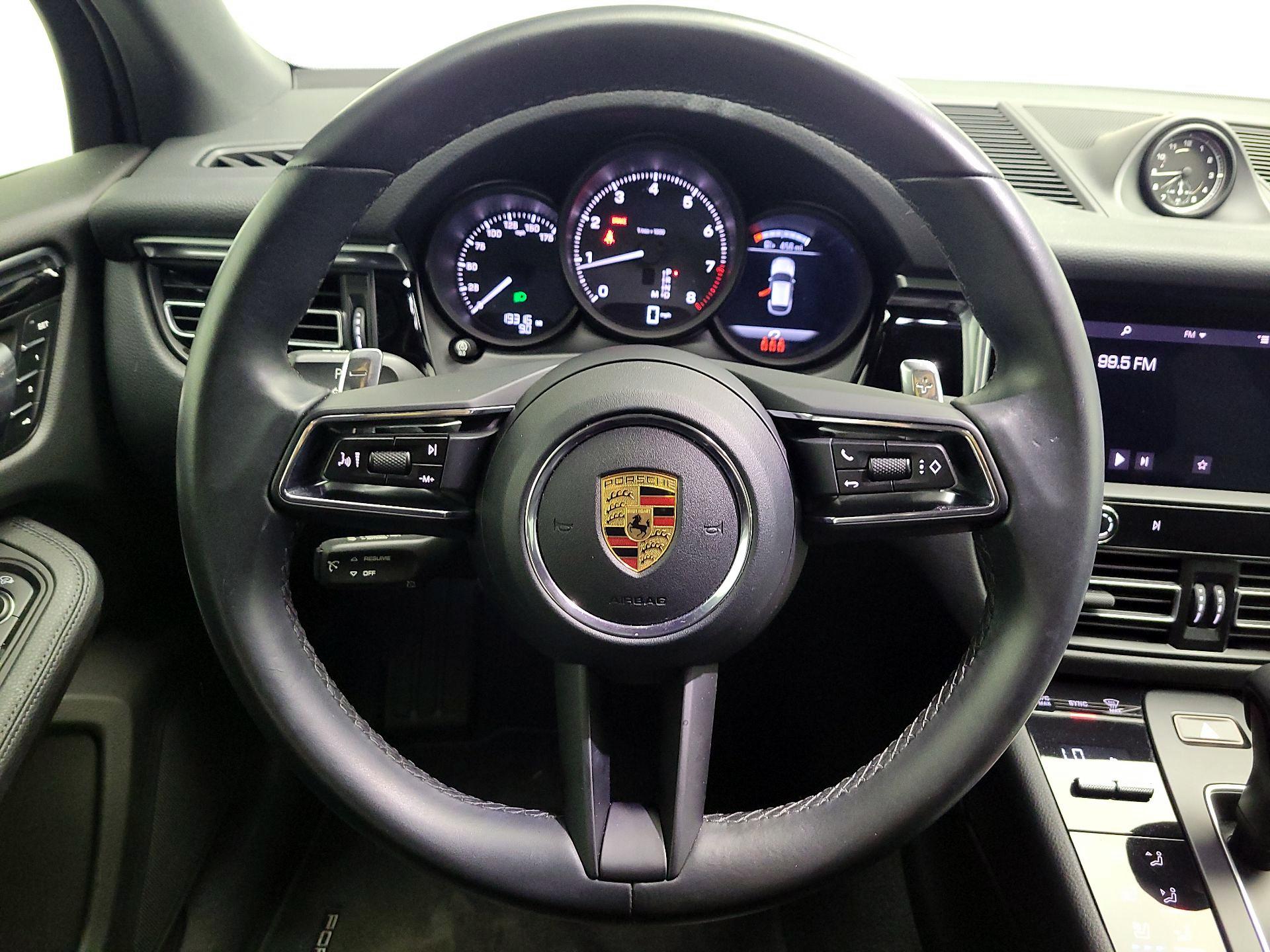 Thumbnail: 2022 Porsche Macan - 10