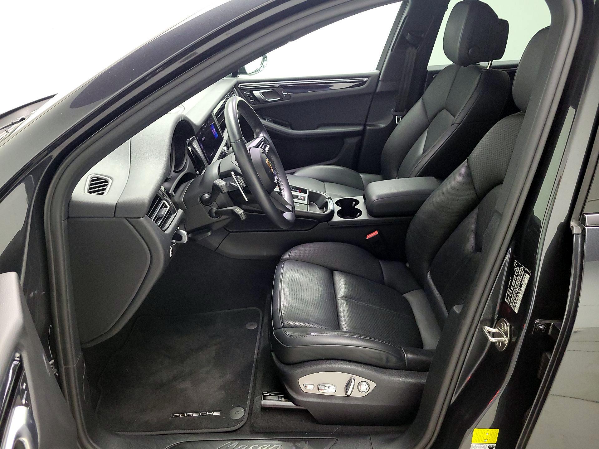 Thumbnail: 2022 Porsche Macan - 11